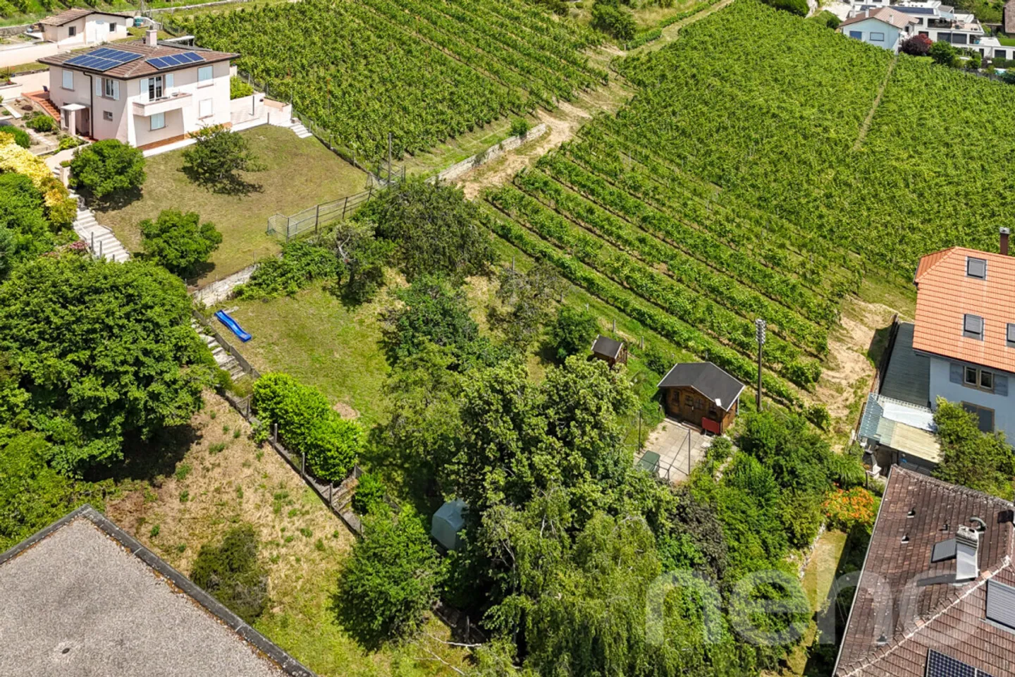 Selten in Neuchâtel - Baugrundstück mit Seeblick - Foto 2 di 12