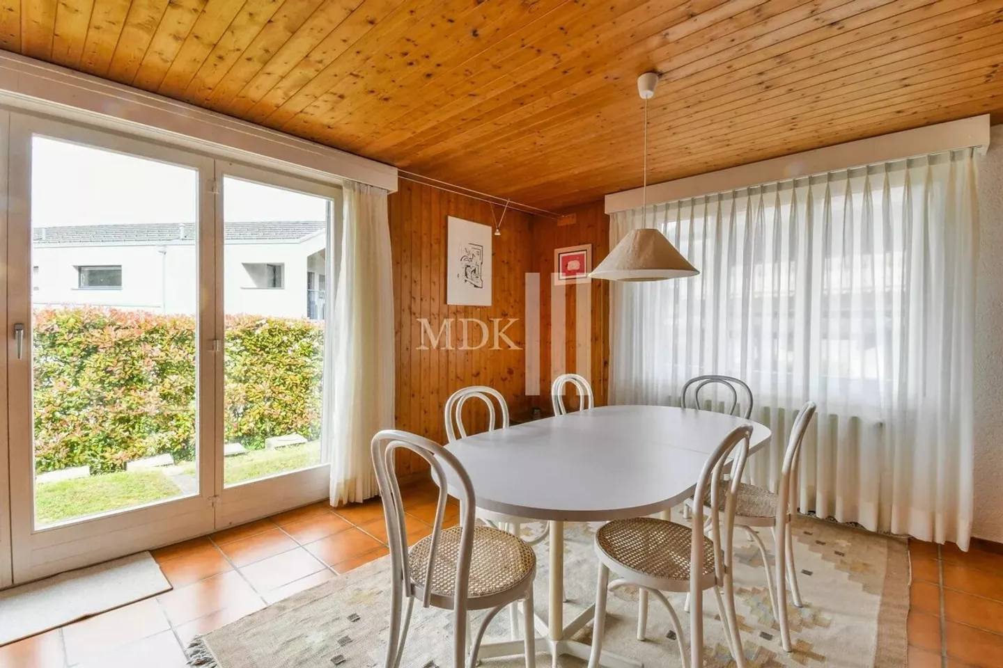 Opportunità! Carino chalet in un quartiere tranquillo - Foto 4 di 13