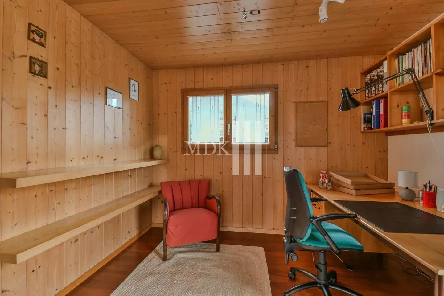 Opportunità! Carino chalet in un quartiere tranquillo - Foto 7 di 13