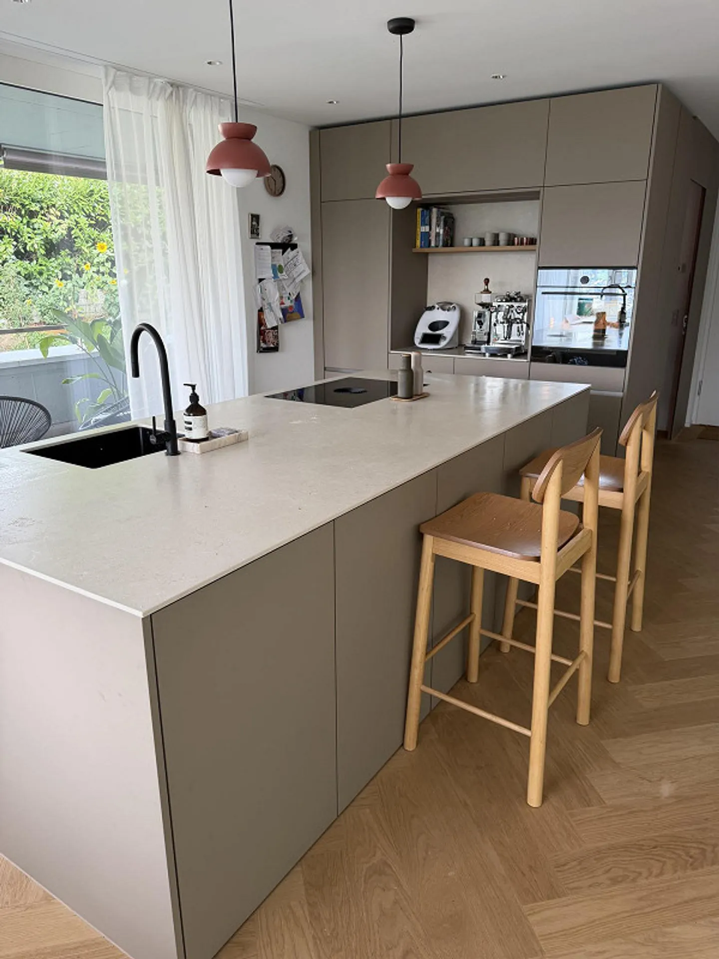 Furnished 5.5 Garden Maisonette for Subletting 3 Months from 9.2.2027 - Photo 2 of 11