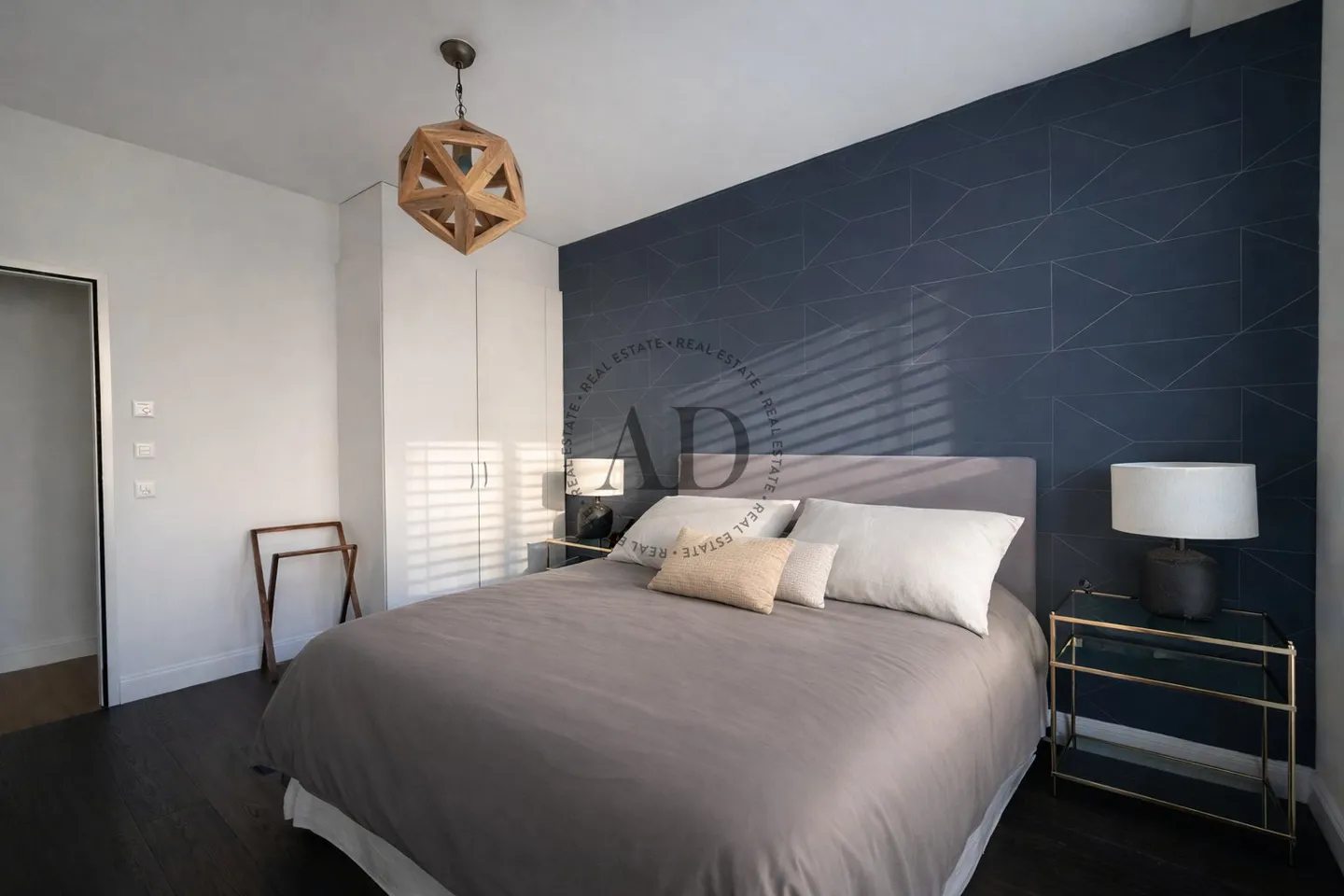 Superb through apartment - Photo 6 of 9