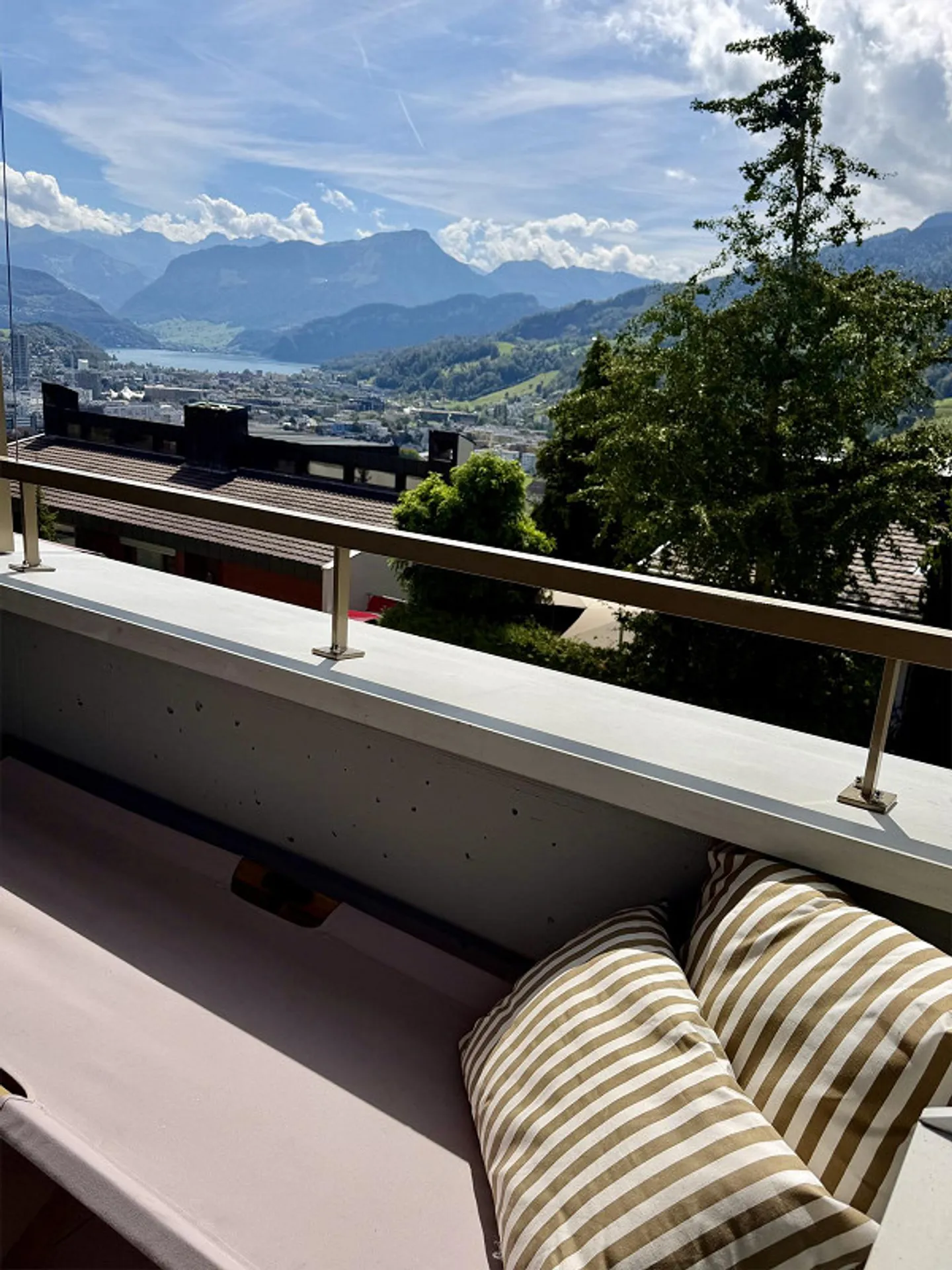 Furnished 5.5 Garden Maisonette for Subletting 3 Months from 9.2.2027 - Photo 9 of 11