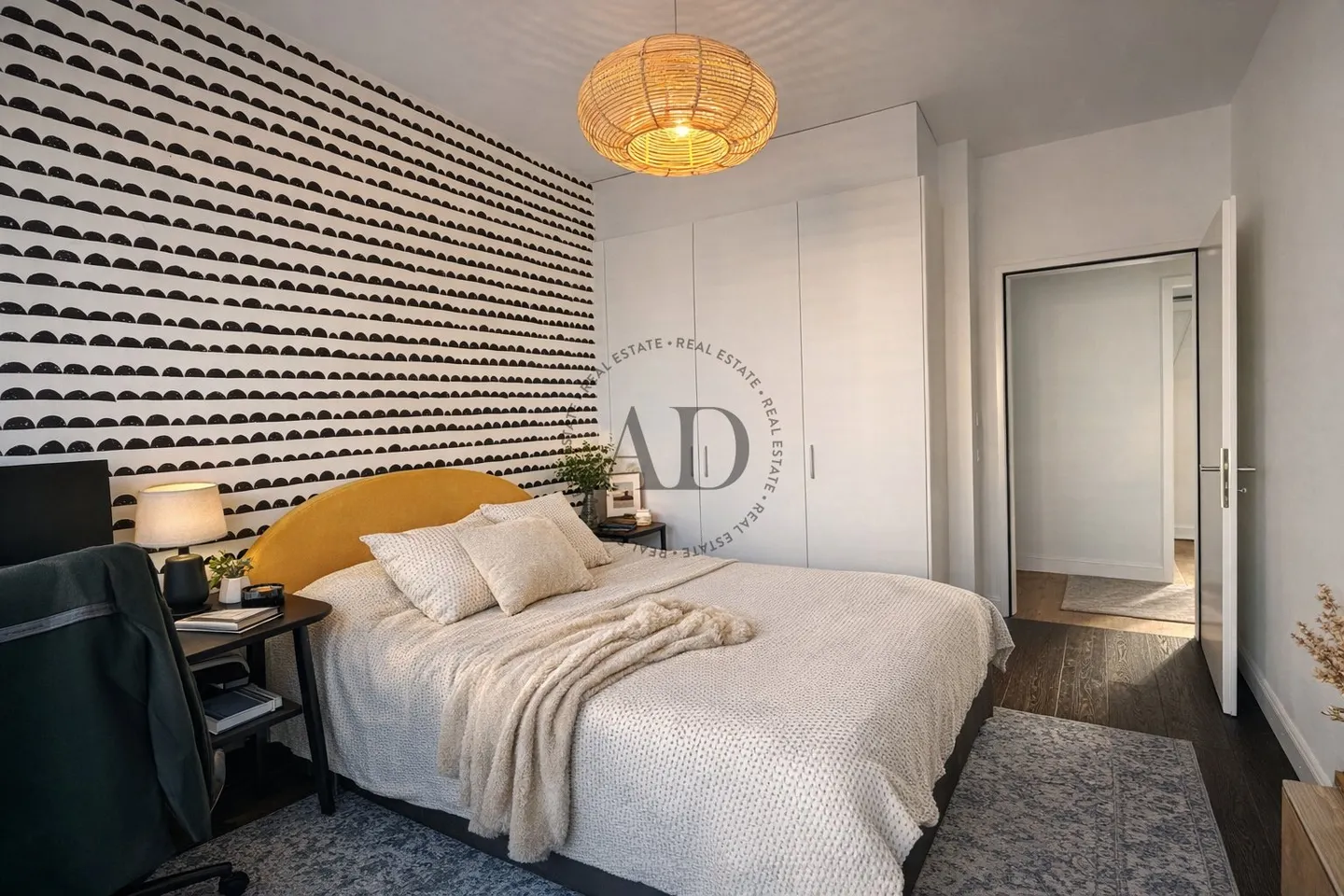 Superb through apartment - Photo 9 of 9