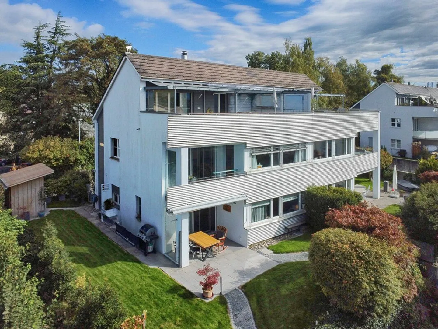 Casa bifamiliare di 4,5 stanze con appartamento di 2,5 stanze - Foto 1 di 13