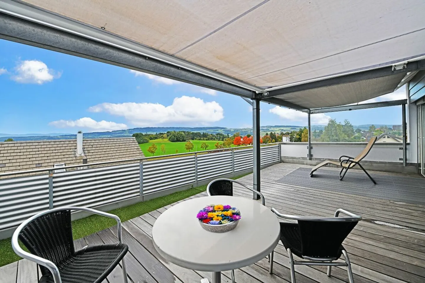 Casa bifamiliare di 4,5 stanze con appartamento di 2,5 stanze - Foto 2 di 13