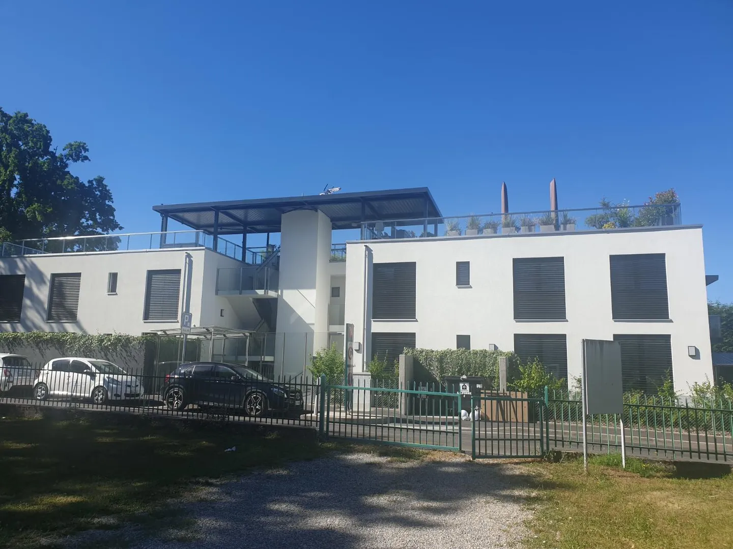 Bellissimo appartamento con giardino in un condominio recente nel centro di Vésenaz - Foto 1 di 6