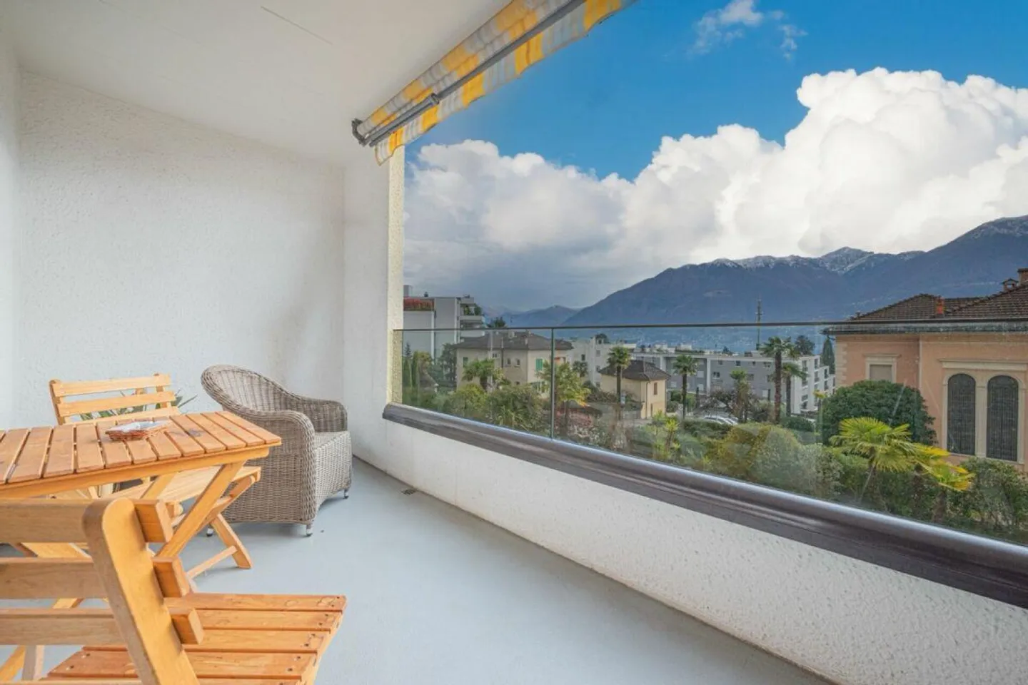 Appartement lumineux dans un emplacement privilégié - Photo 2 sur 8