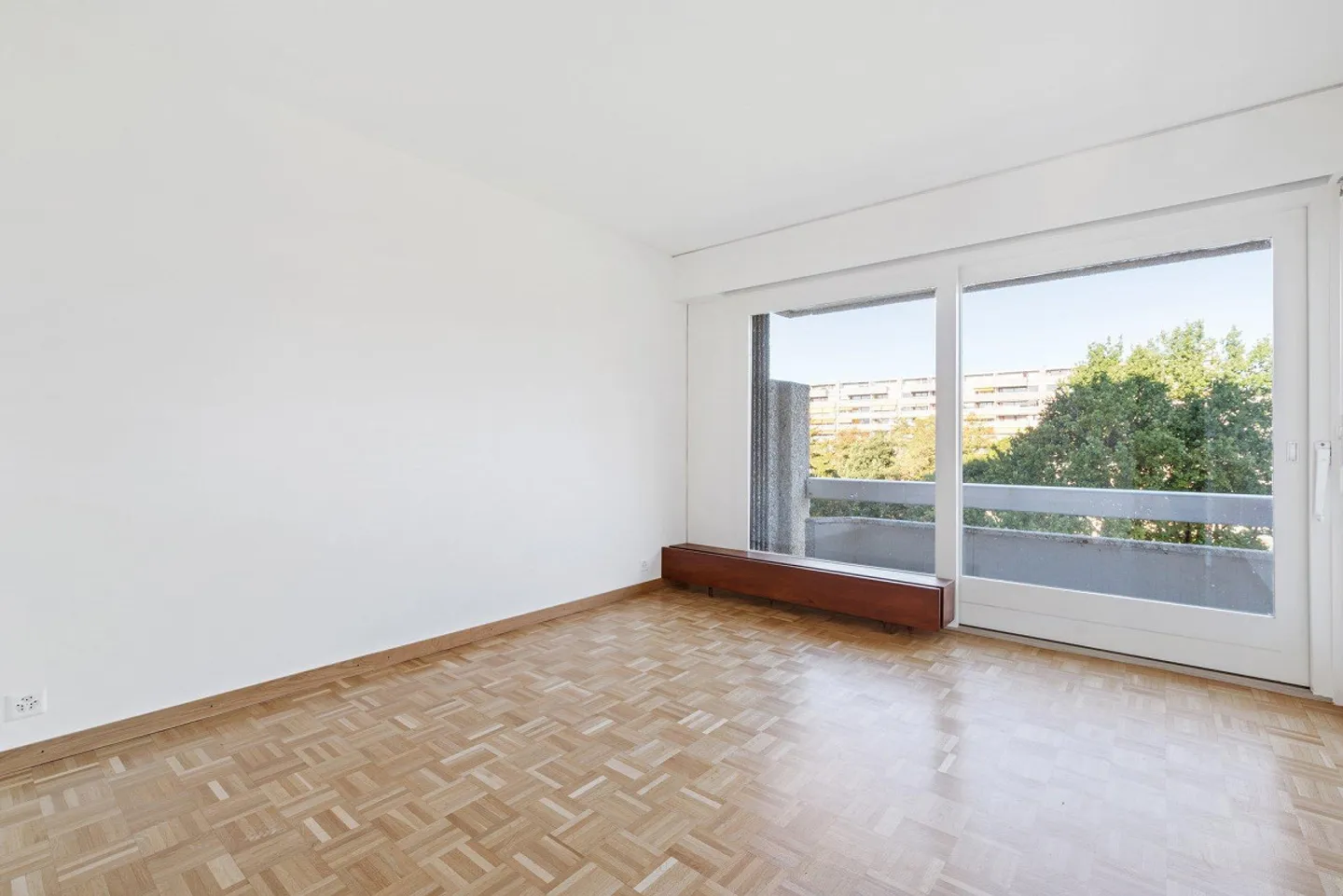 Magnificent 9-room apartment in residential area - Photo 7 of 11