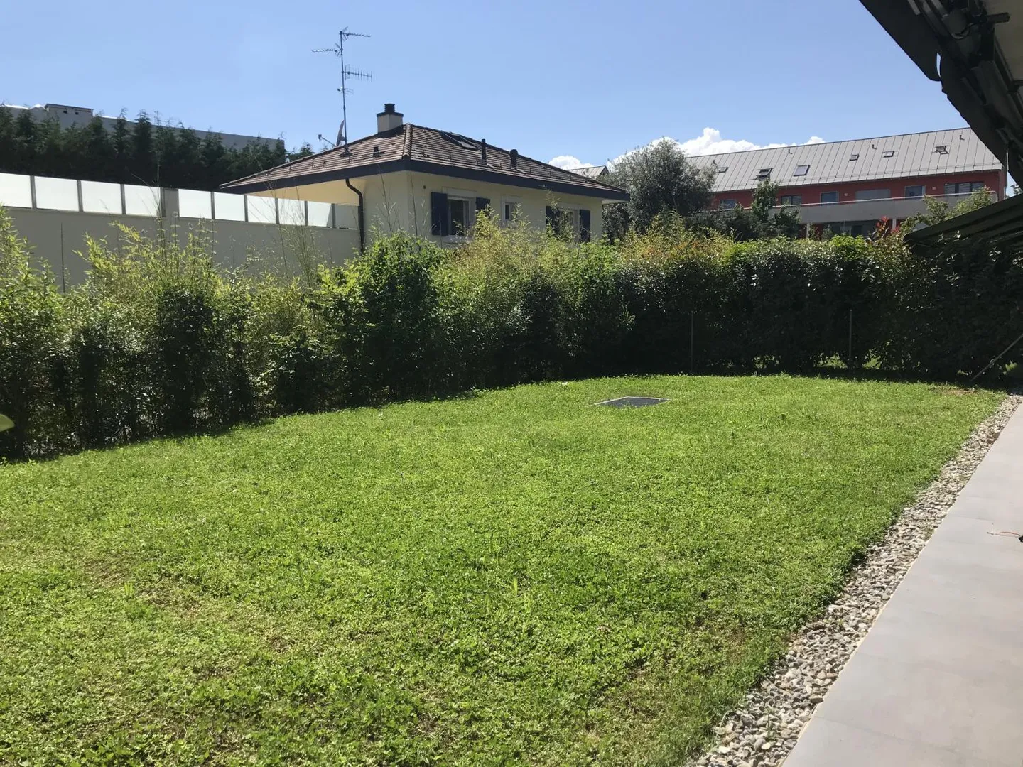 Bellissimo appartamento con giardino in un condominio recente nel centro di Vésenaz - Foto 6 di 6