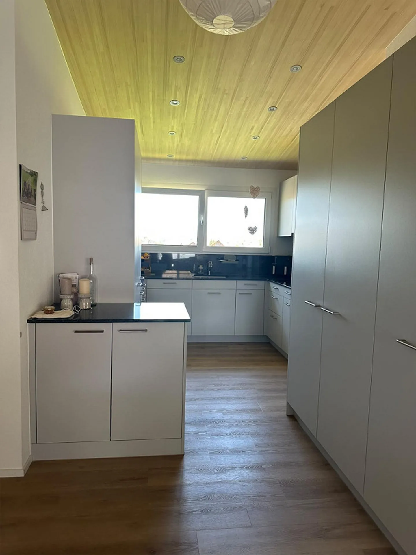Appartamento mansardato di 4,5 stanze quasi nuovo alla periferia di Einsiedeln - Foto 4 di 16