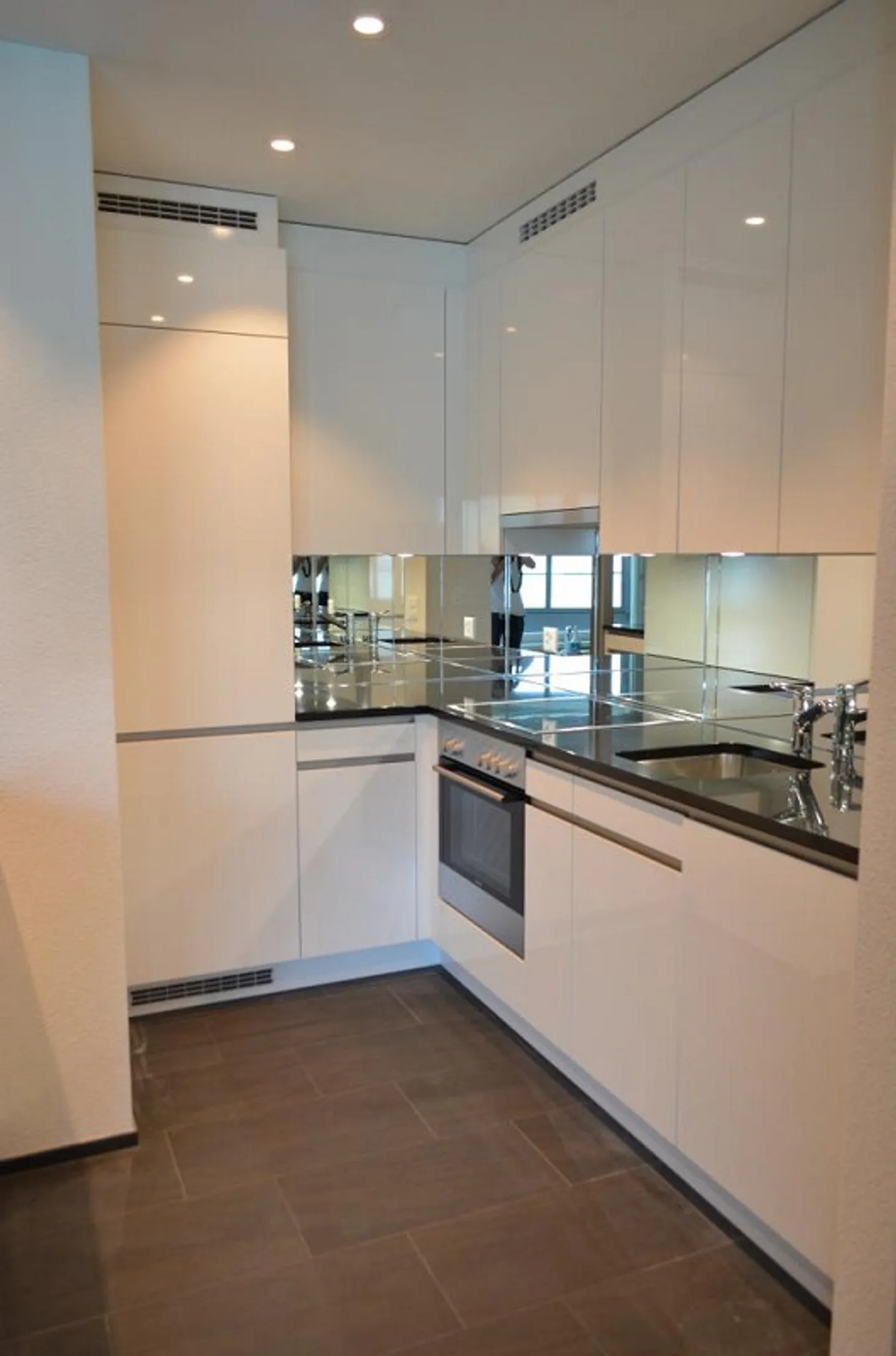 Moderno appartamento di 3,5 stanze con vista lago - Foto 2 di 10