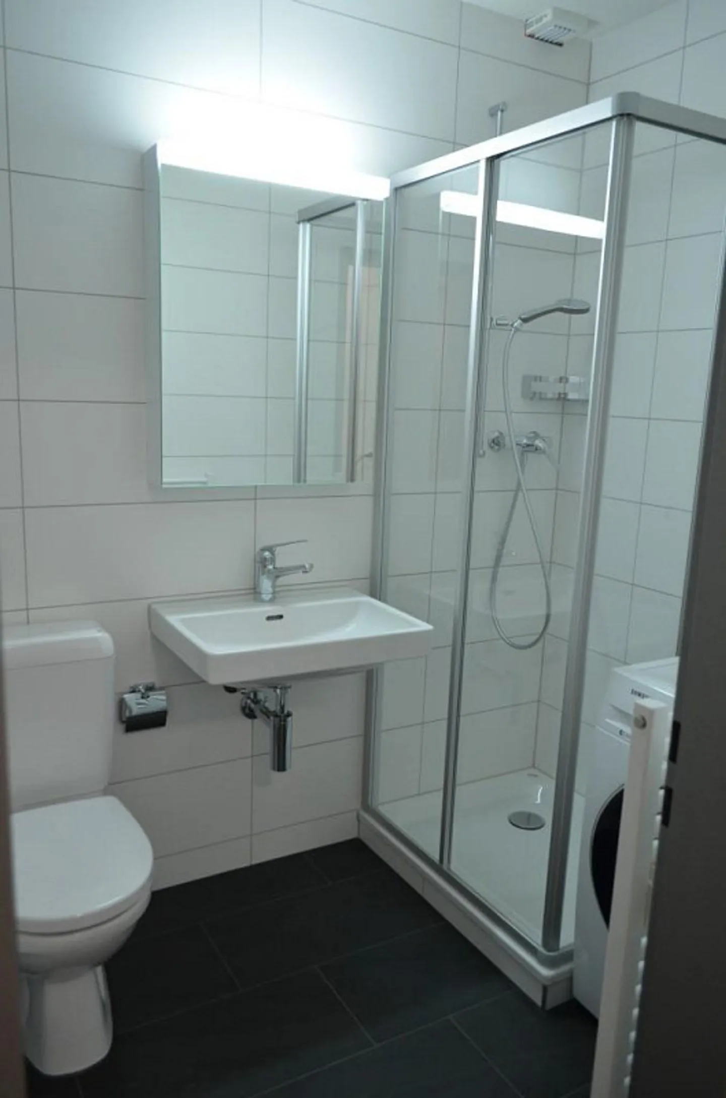 Moderno appartamento di 3,5 stanze con vista lago - Foto 4 di 10