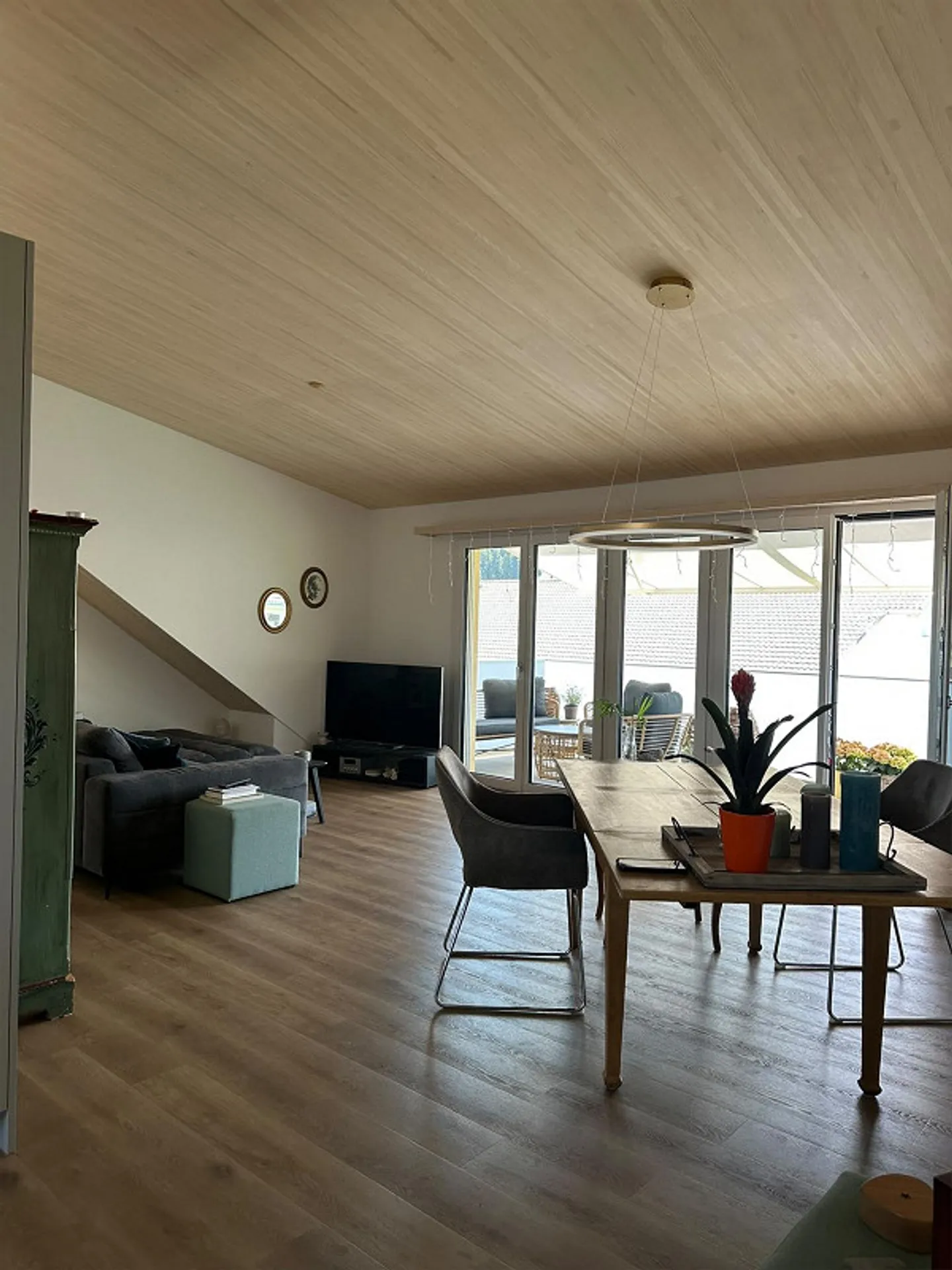 Appartamento mansardato di 4,5 stanze quasi nuovo alla periferia di Einsiedeln - Foto 8 di 16