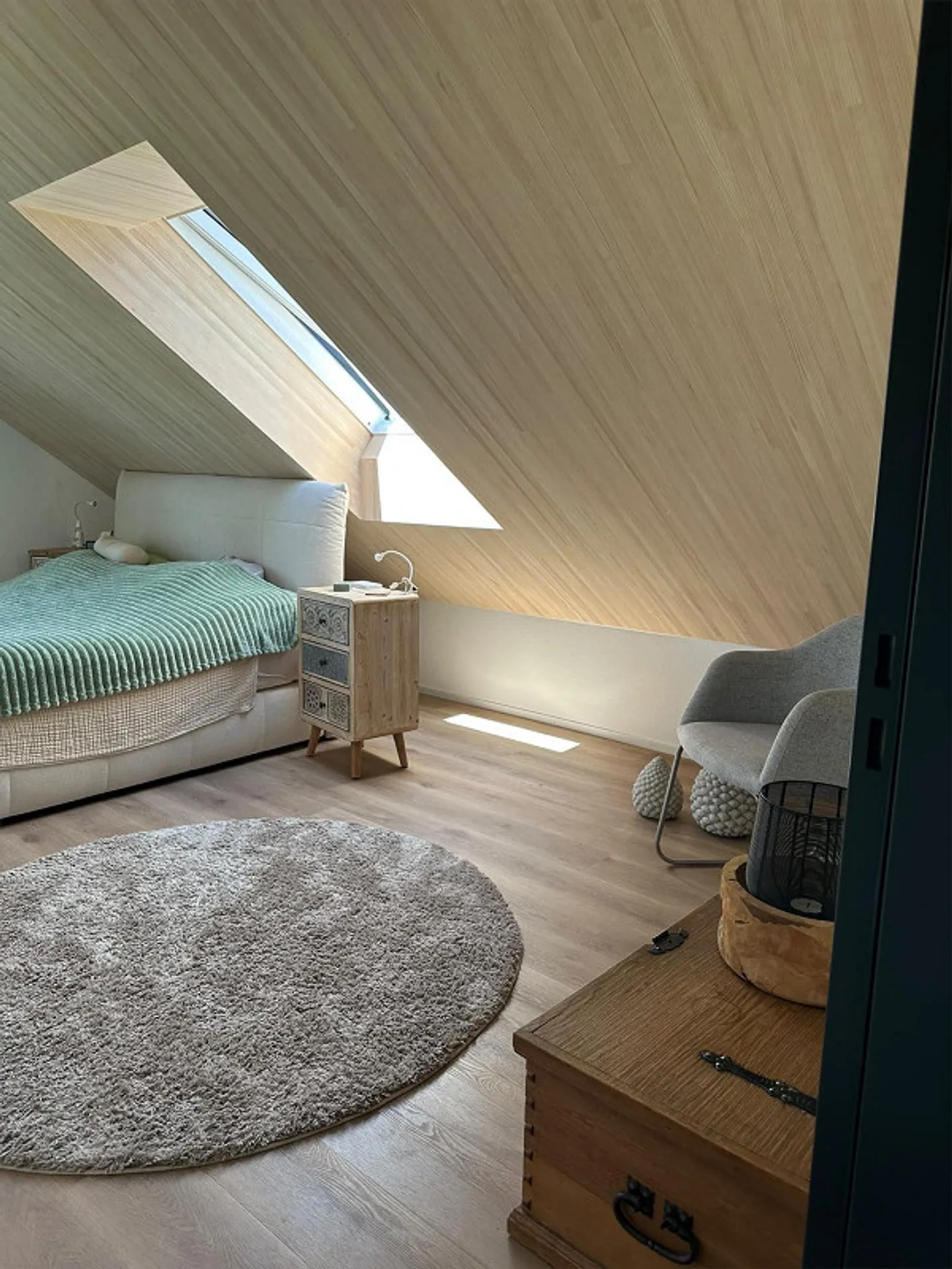Appartamento mansardato di 4,5 stanze quasi nuovo alla periferia di Einsiedeln - Foto 12 di 16