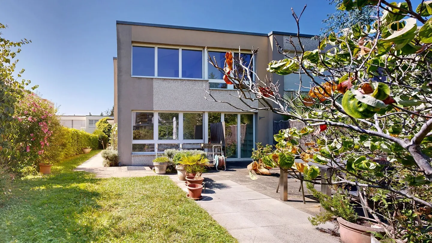 Maison de ville d'angle idyllique de 6,5 pièces avec place de parking - Photo 18 sur 19
