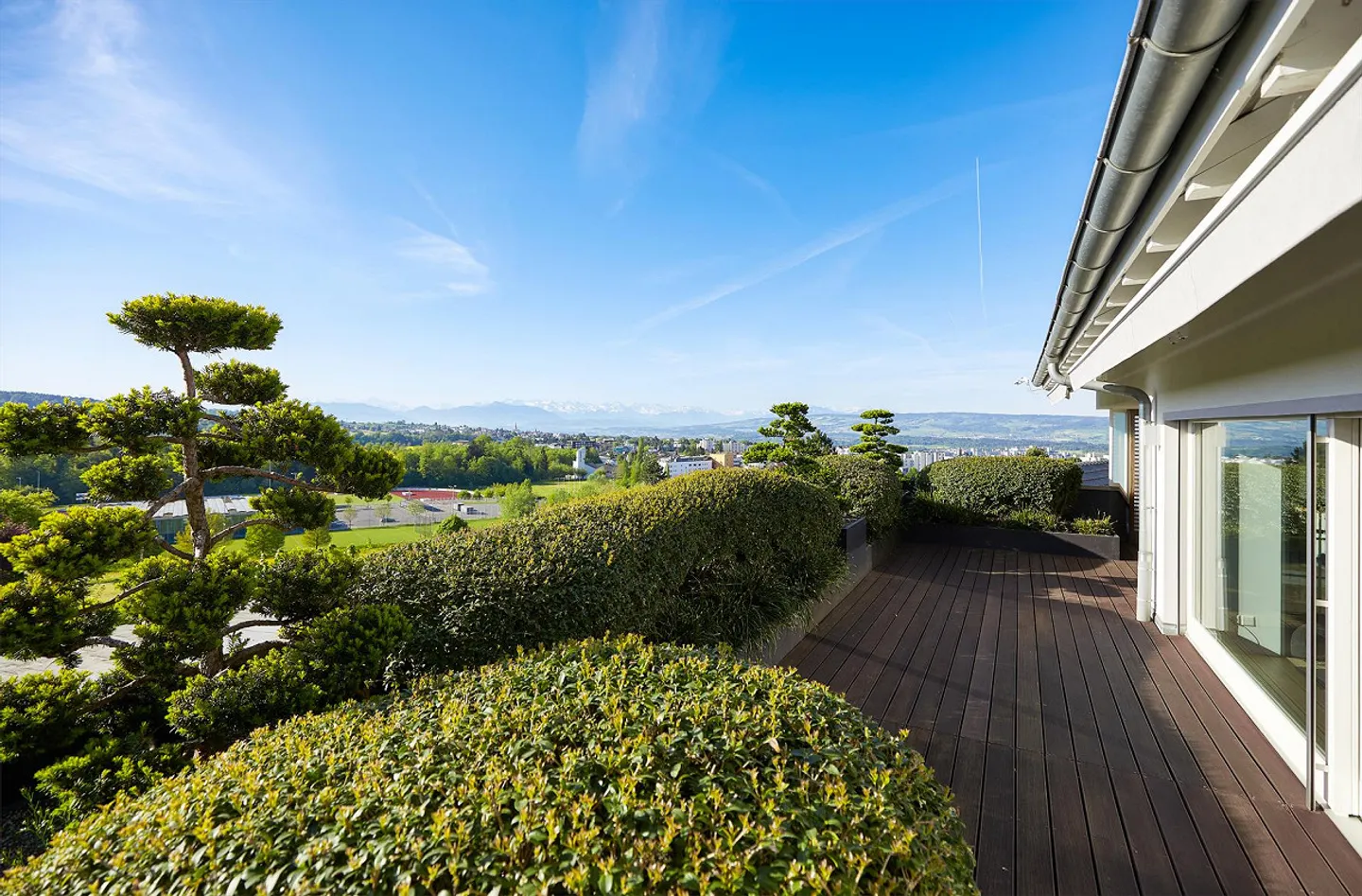Passion Living - 20 Minutes from Zurich - Photo 2 of 11