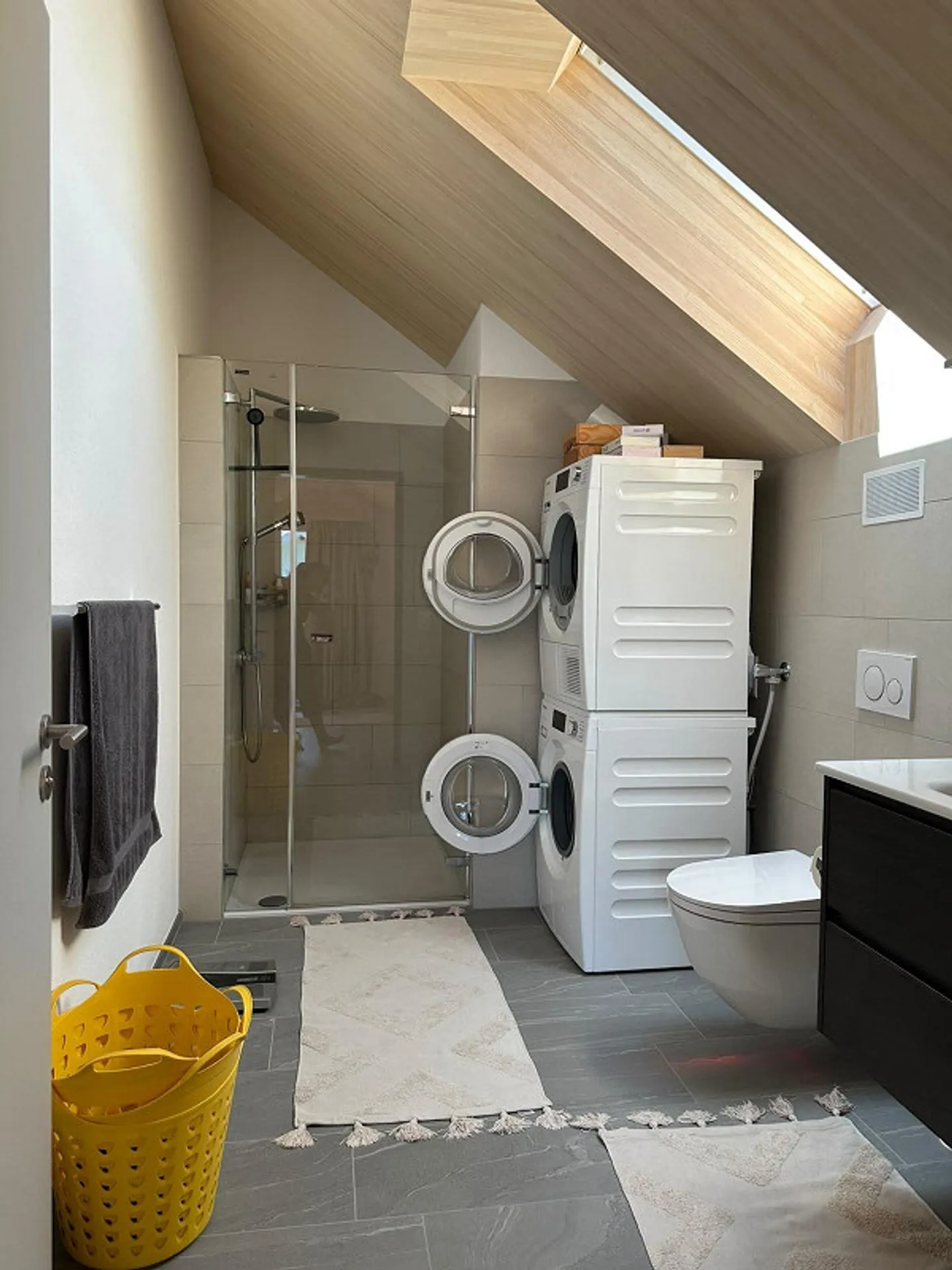 Appartamento mansardato di 4,5 stanze quasi nuovo alla periferia di Einsiedeln - Foto 10 di 16