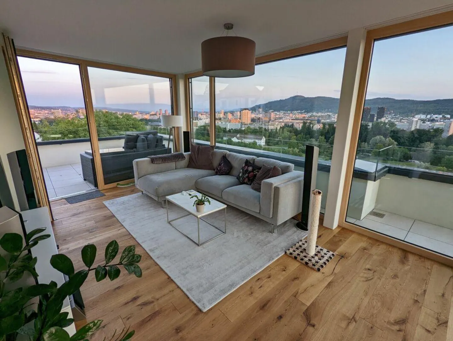 Exklusive Attikawohnung mit Panoramablick auf die Stadt! - Foto 2 von 15