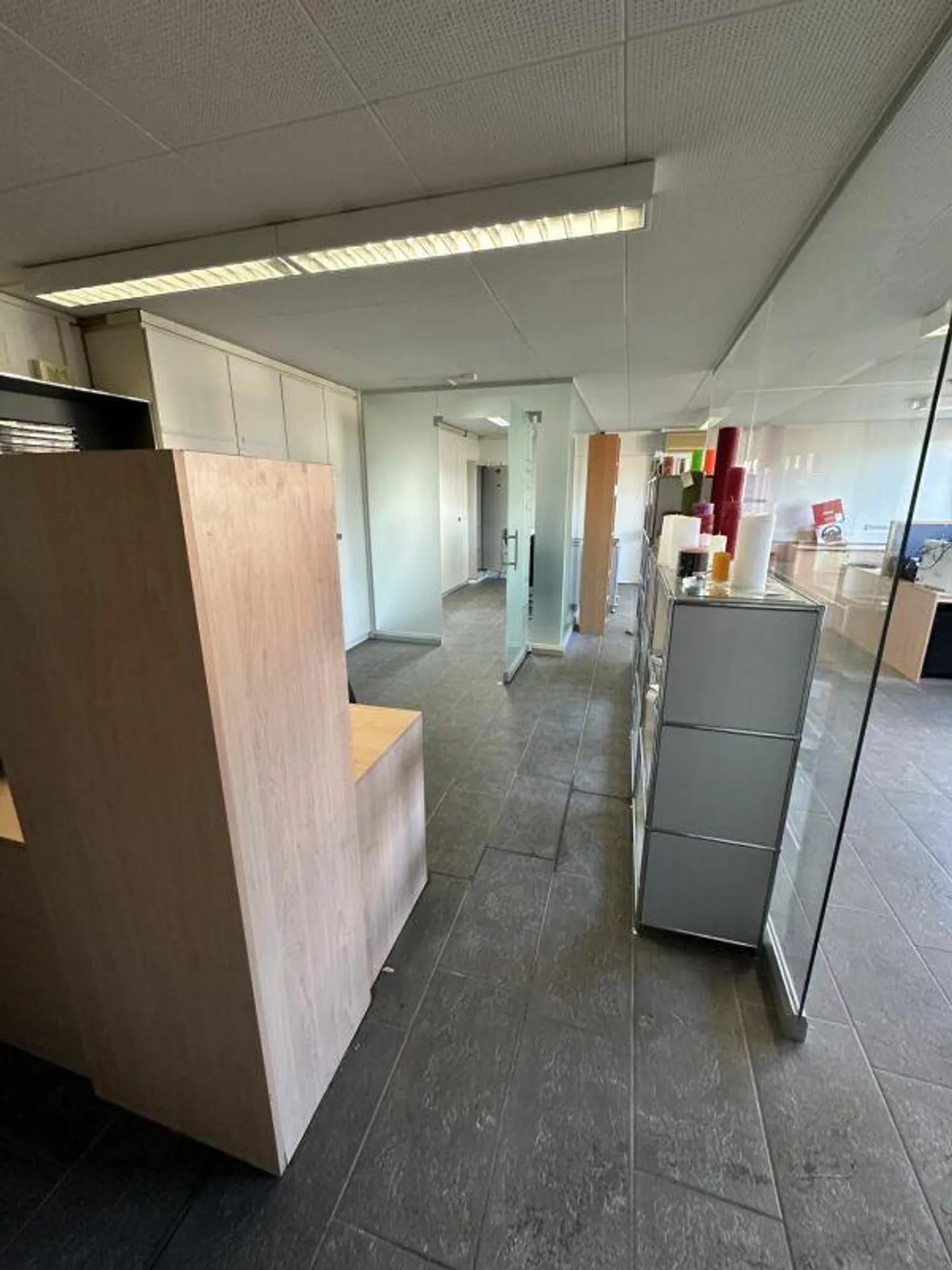 Bureau et salle de réunion de plain-pied - idéal pour des réunions et des conférences - Photo 5 sur 8
