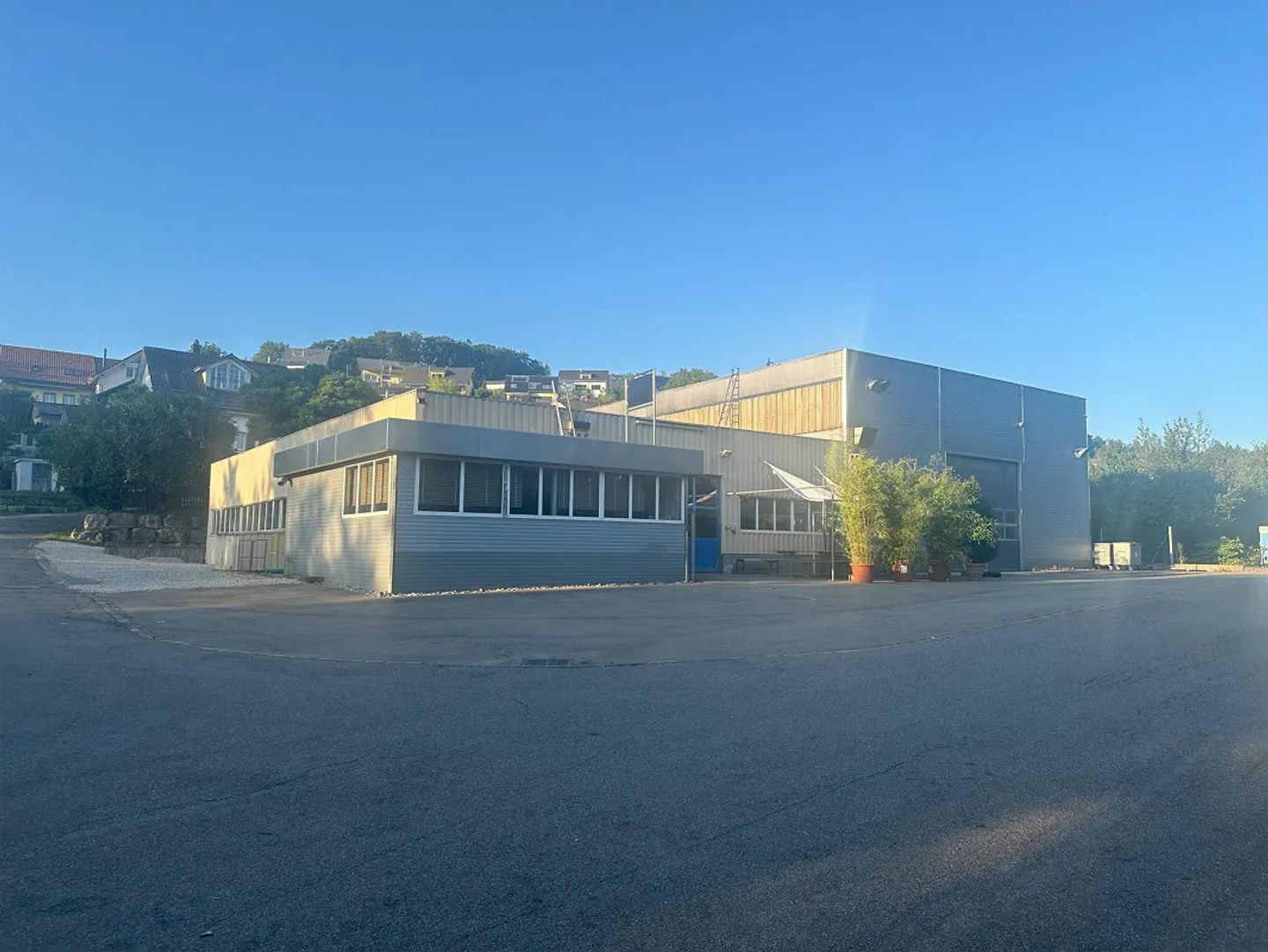 Lager- und Produktionshalle; ideal für Metallbearbeitung - Foto 1 von 8