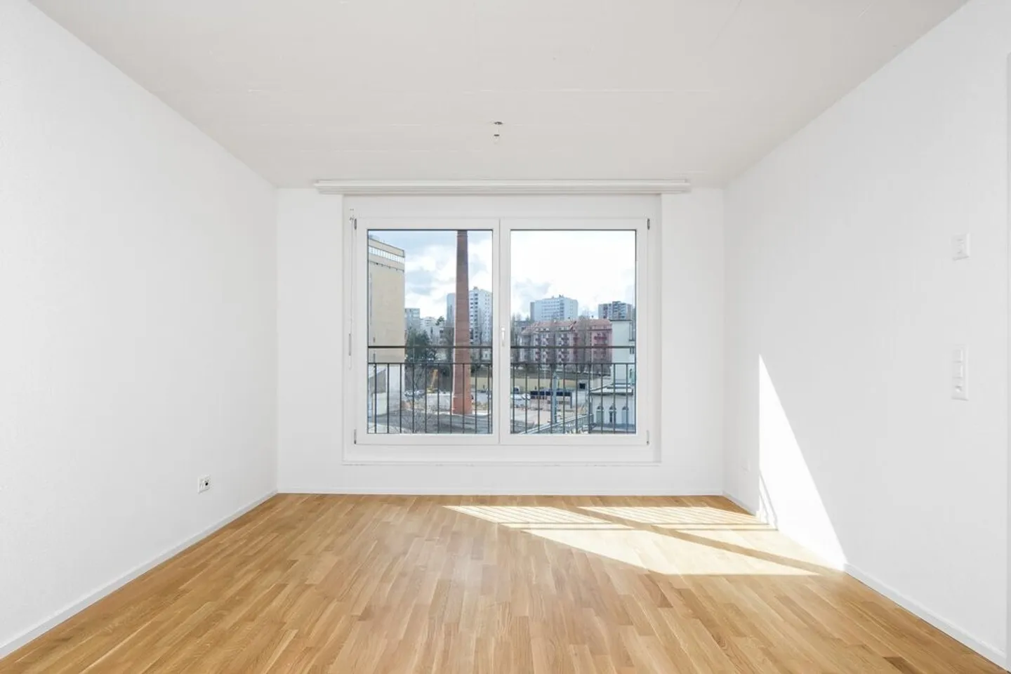 To seize! Just steps from the Fribourg train station! - Photo 4 of 6