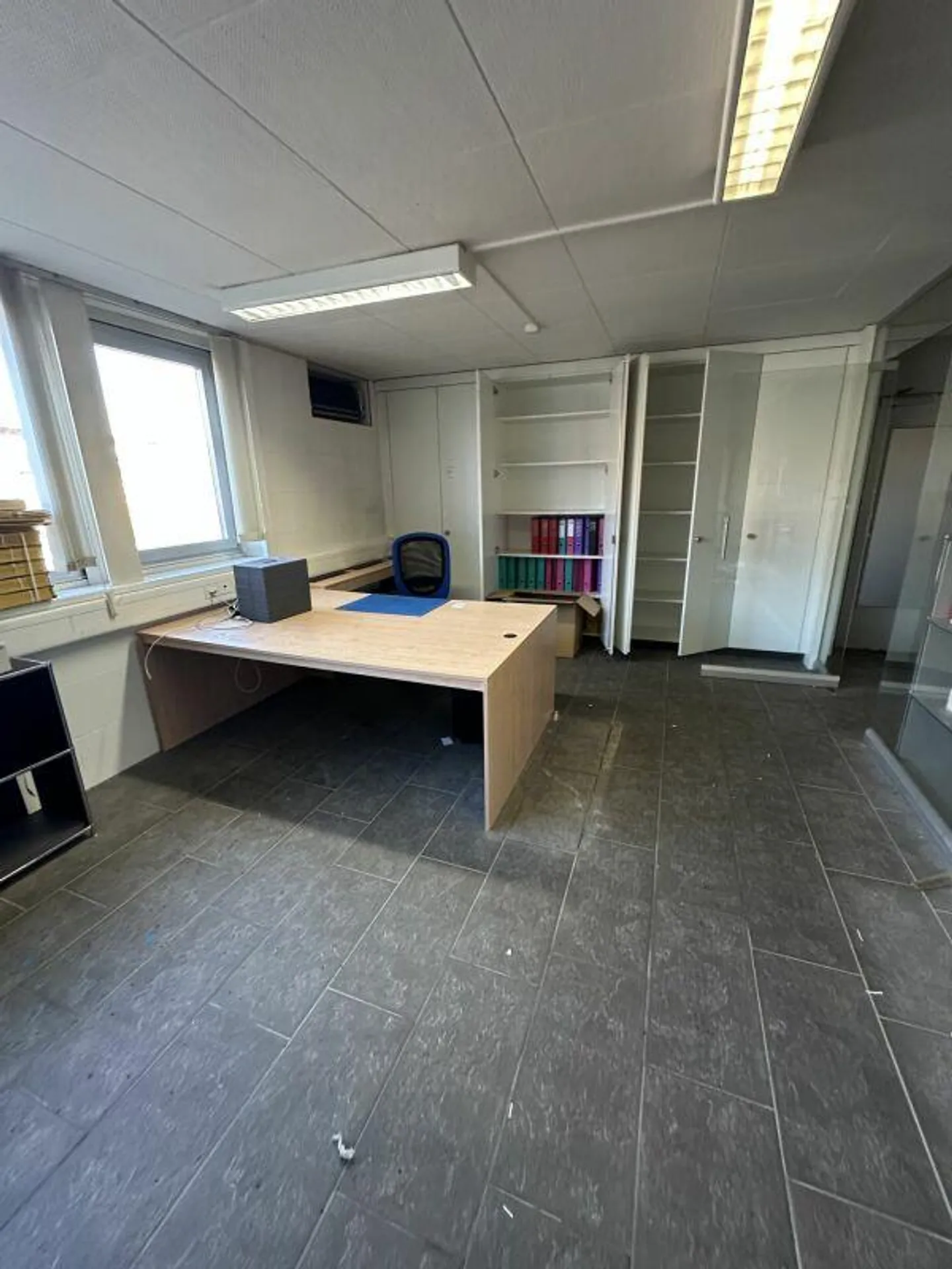 Bureau et salle de réunion de plain-pied - idéal pour des réunions et des conférences - Photo 7 sur 8