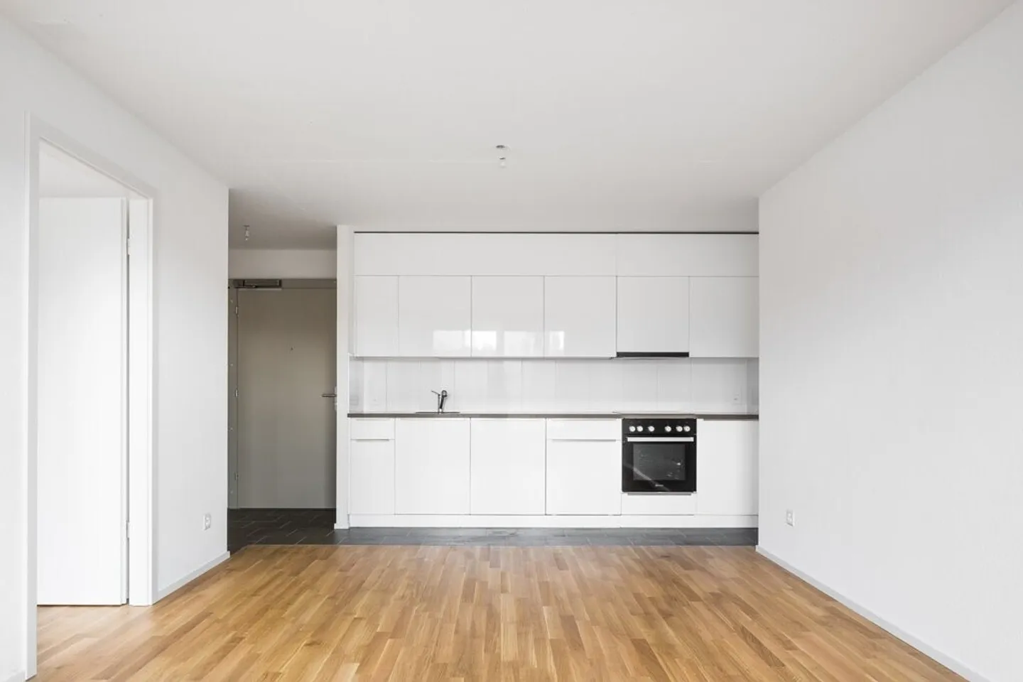 To seize! Just steps from the Fribourg train station! - Photo 3 of 6