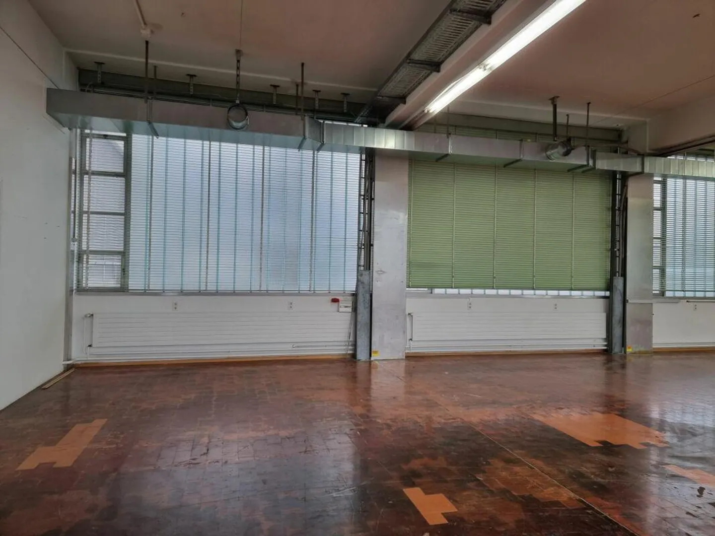 Spazio commerciale versatile al piano terra - situato nel centro di Lichtensteig - Foto 5 di 6