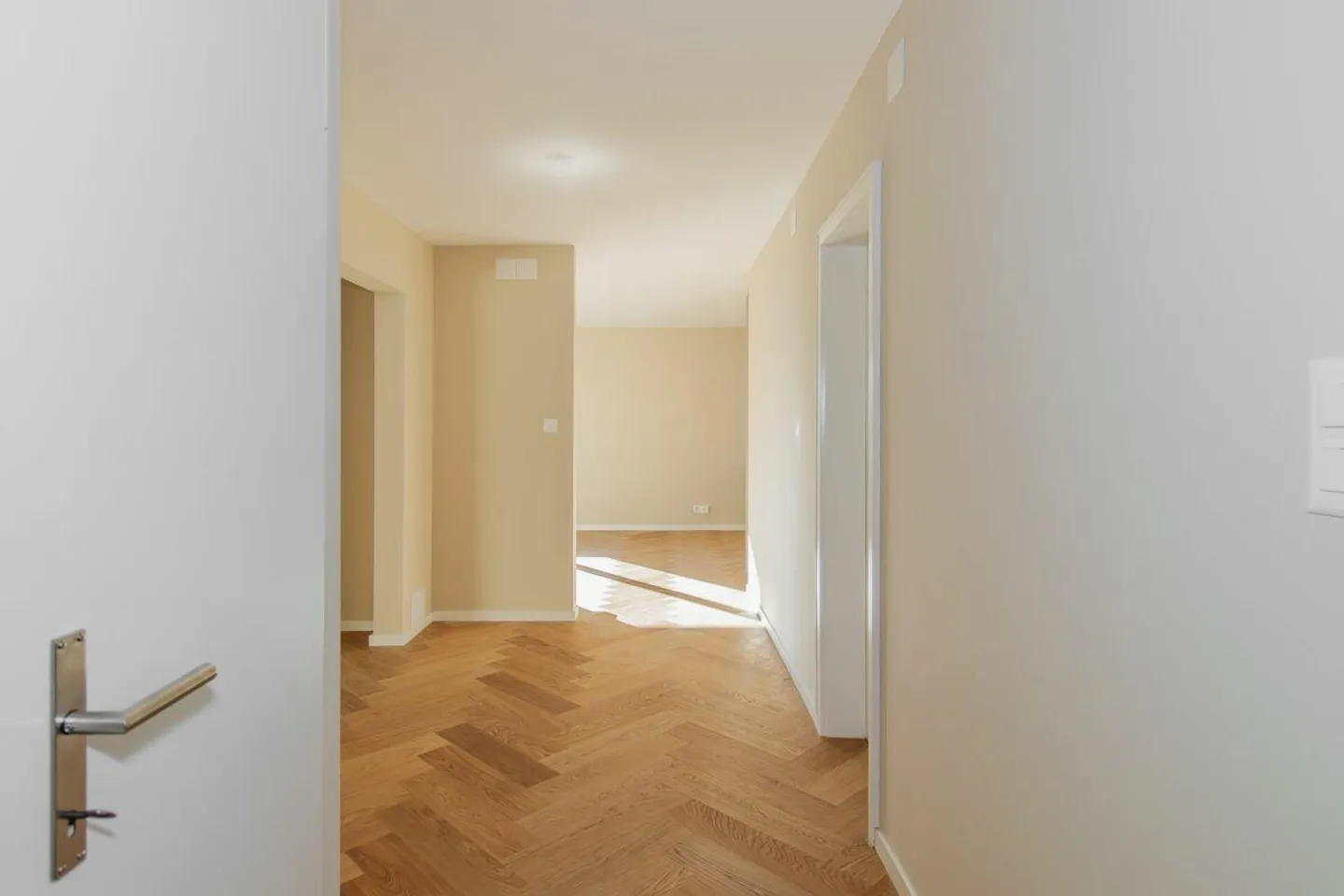 Modernized 3.5-room apartment in a prime location on Zürichberg - Photo 6 of 10