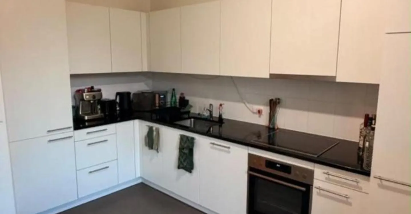 Charming 4-room apartment near the train station - Photo 4 of 8