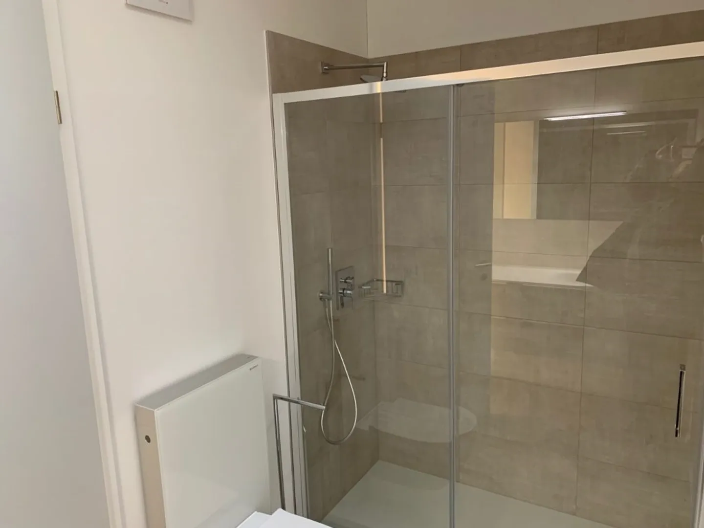 Nous vendons un appartement moderne et spacieux de 4.5 à Lumino - Photo 7 sur 12