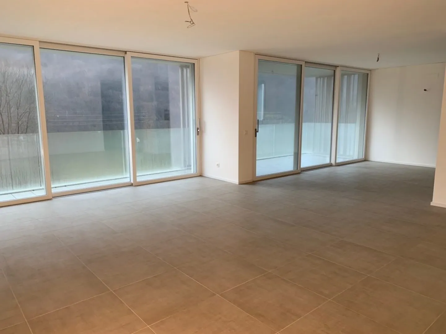 Nous vendons un appartement moderne et spacieux de 4.5 à Lumino - Photo 8 sur 12