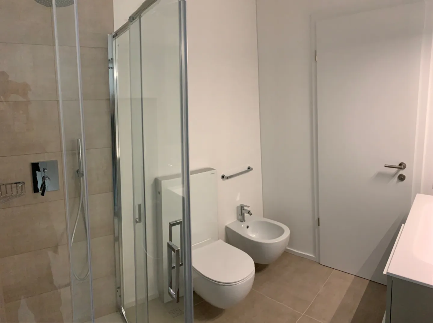 Nous vendons un appartement moderne et spacieux de 4.5 à Lumino - Photo 9 sur 12