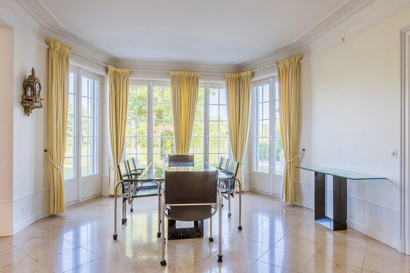 Villa exclusive de 6½ pièces à Laupen – Intimité, élégance et style - Photo 2 sur 13