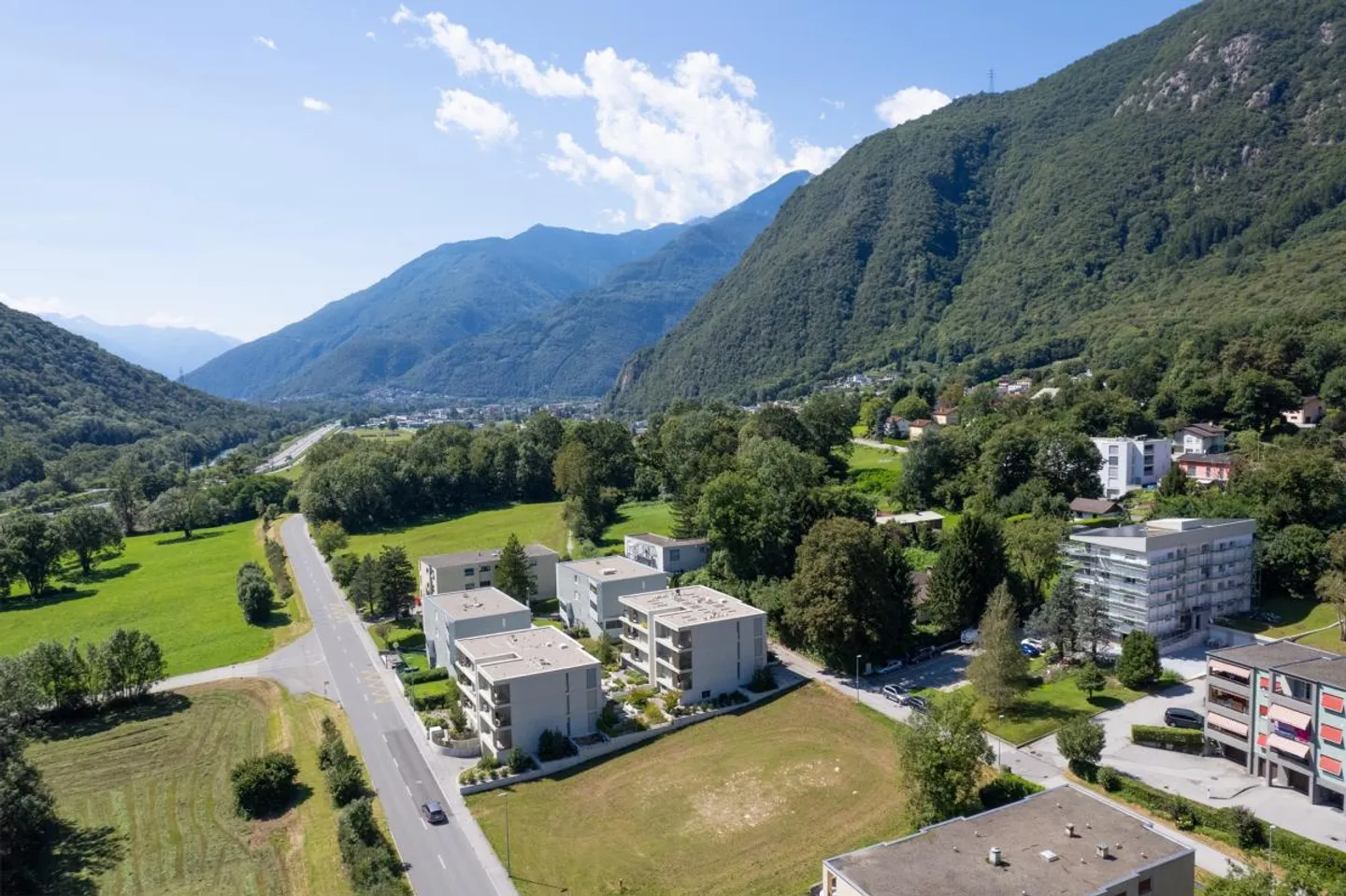Nous vendons un appartement moderne et spacieux de 4.5 à Lumino - Photo 1 sur 12