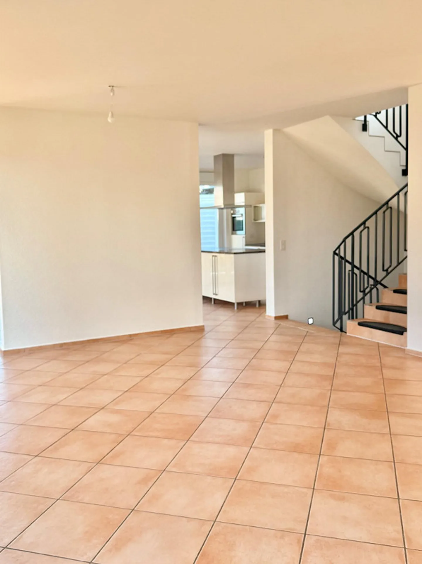 Una casa per arrivare - con luce, tranquillità e concetto di spazio flessibile - Foto 7 di 18