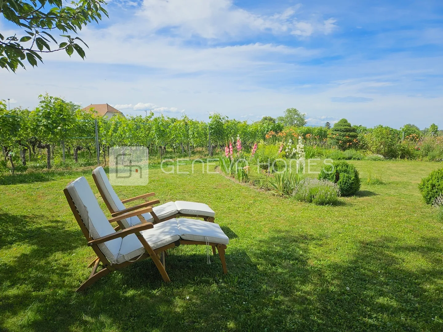 Charming village house - Photo 2 of 10