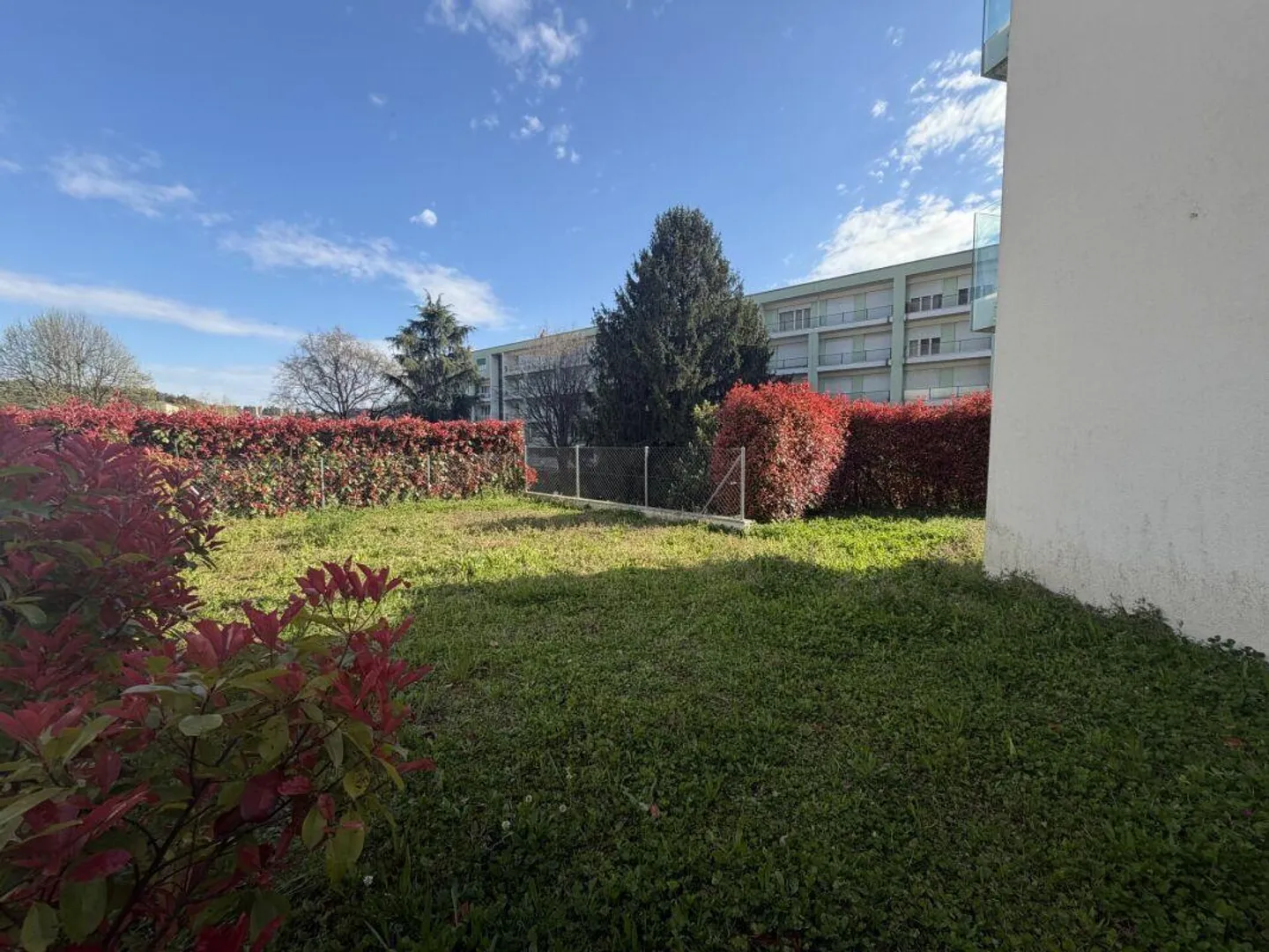 Appartements spacieux et modernes de 3,5 pièces - Photo 1 sur 7