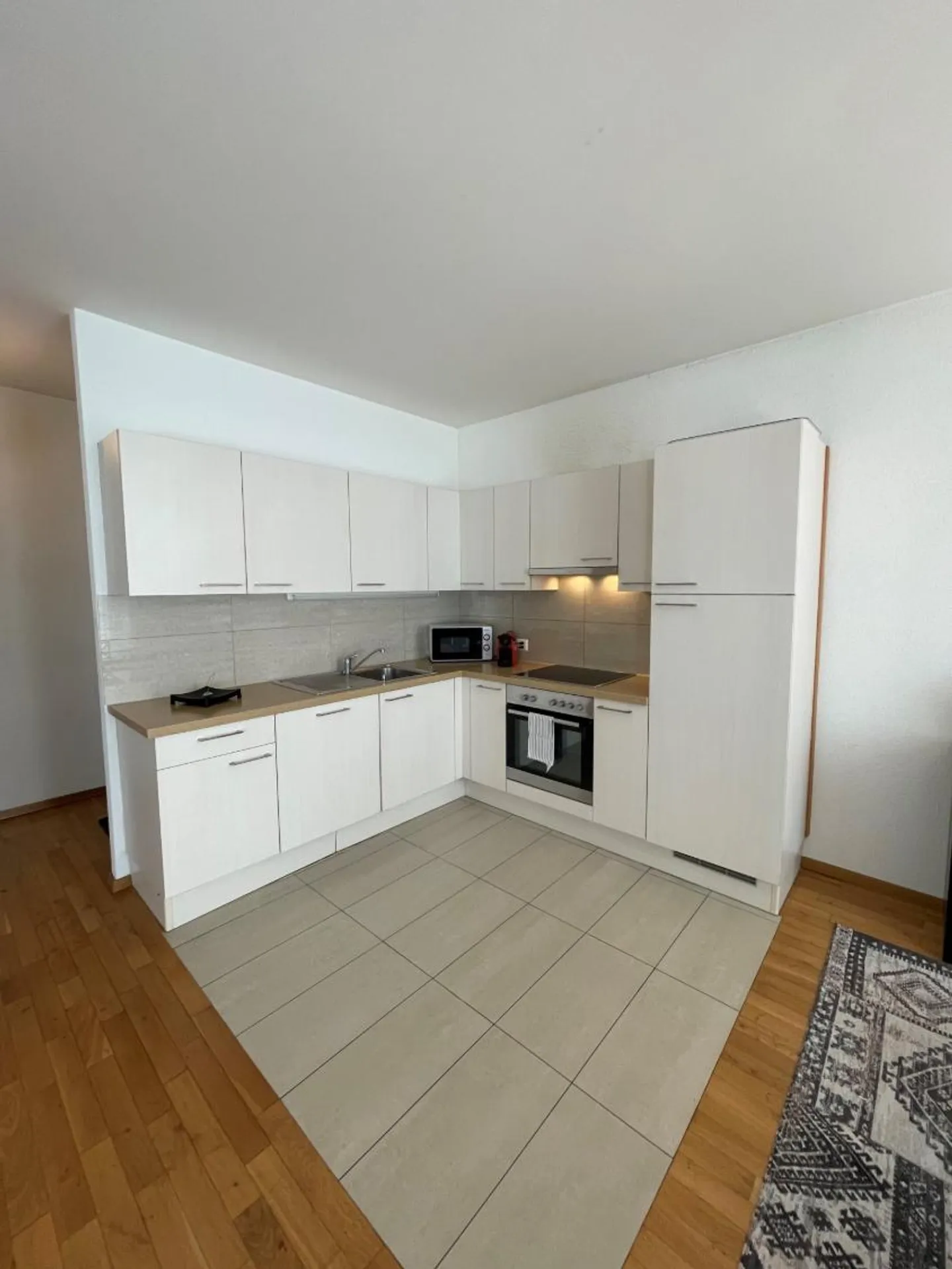 Charming Apartment in Lausanne - Photo 2 of 8