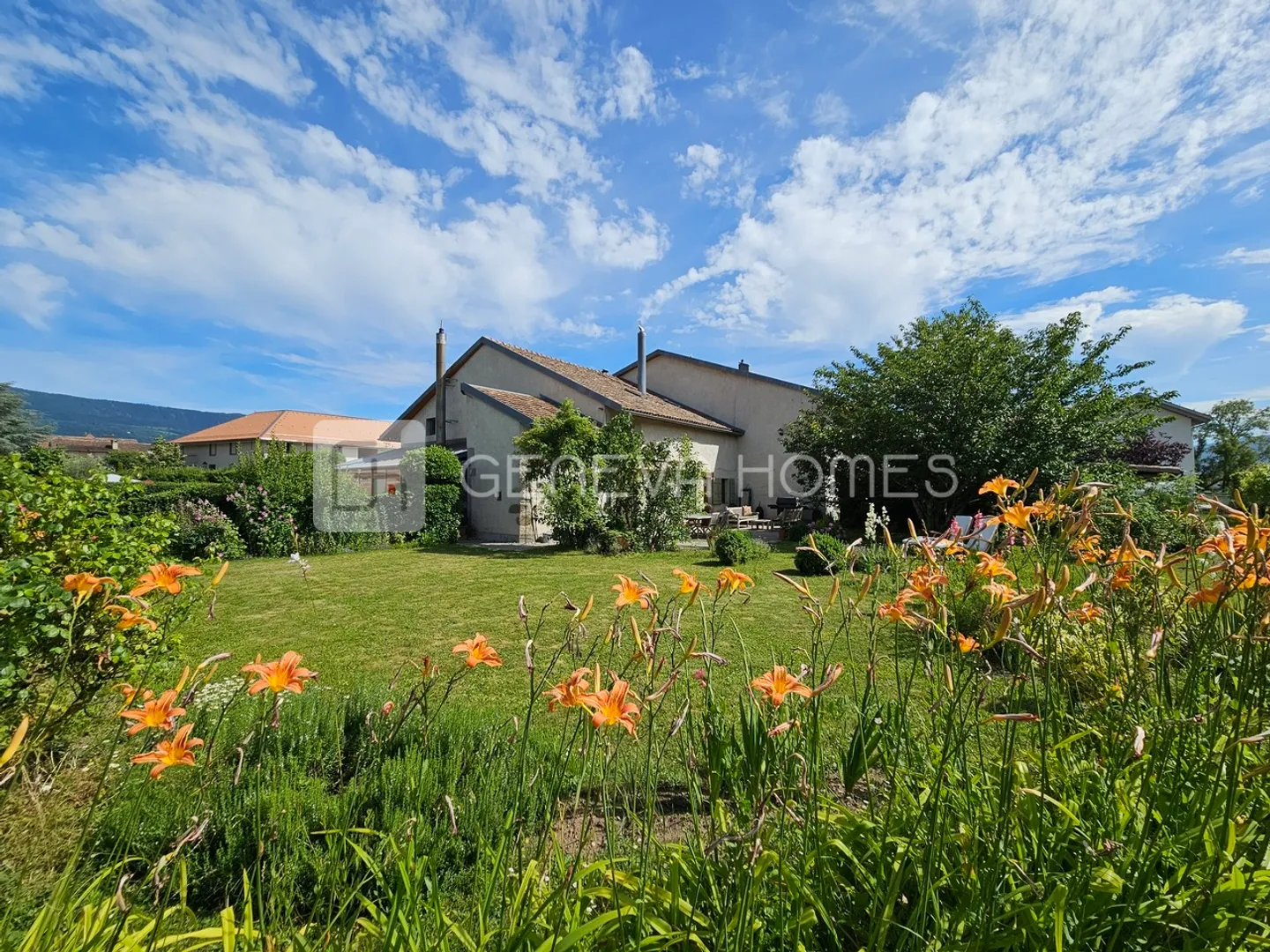 Charming village house - Photo 3 of 10