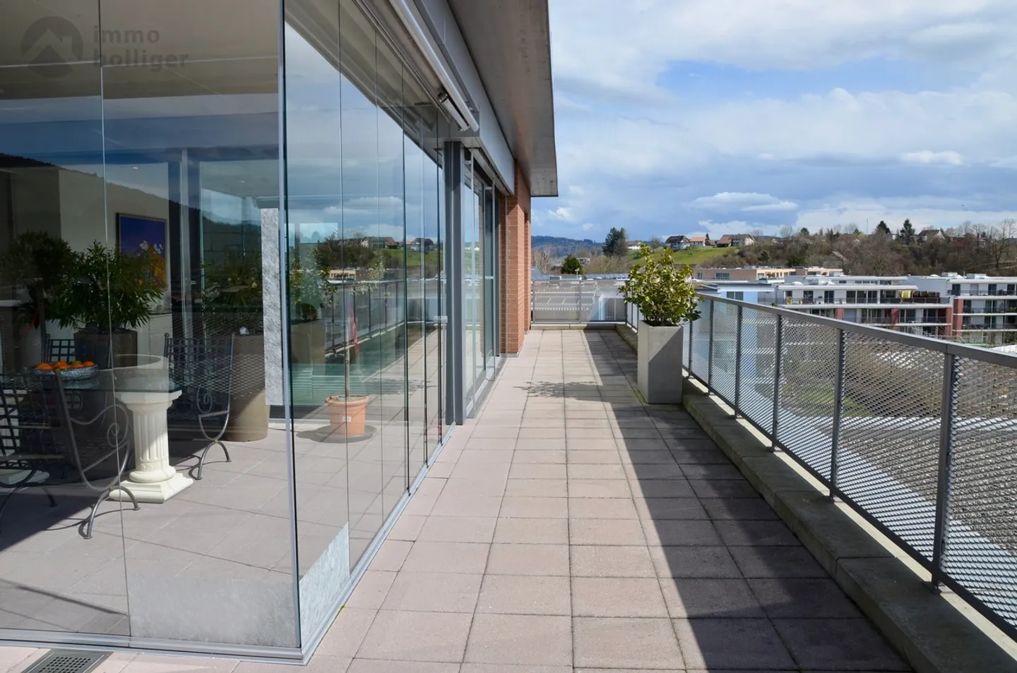 Penthouse for rent - Photo 2 of 8