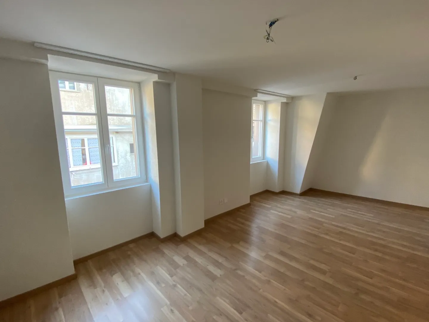 Renoviertes Gewerbegebäude - Foto 5 von 21