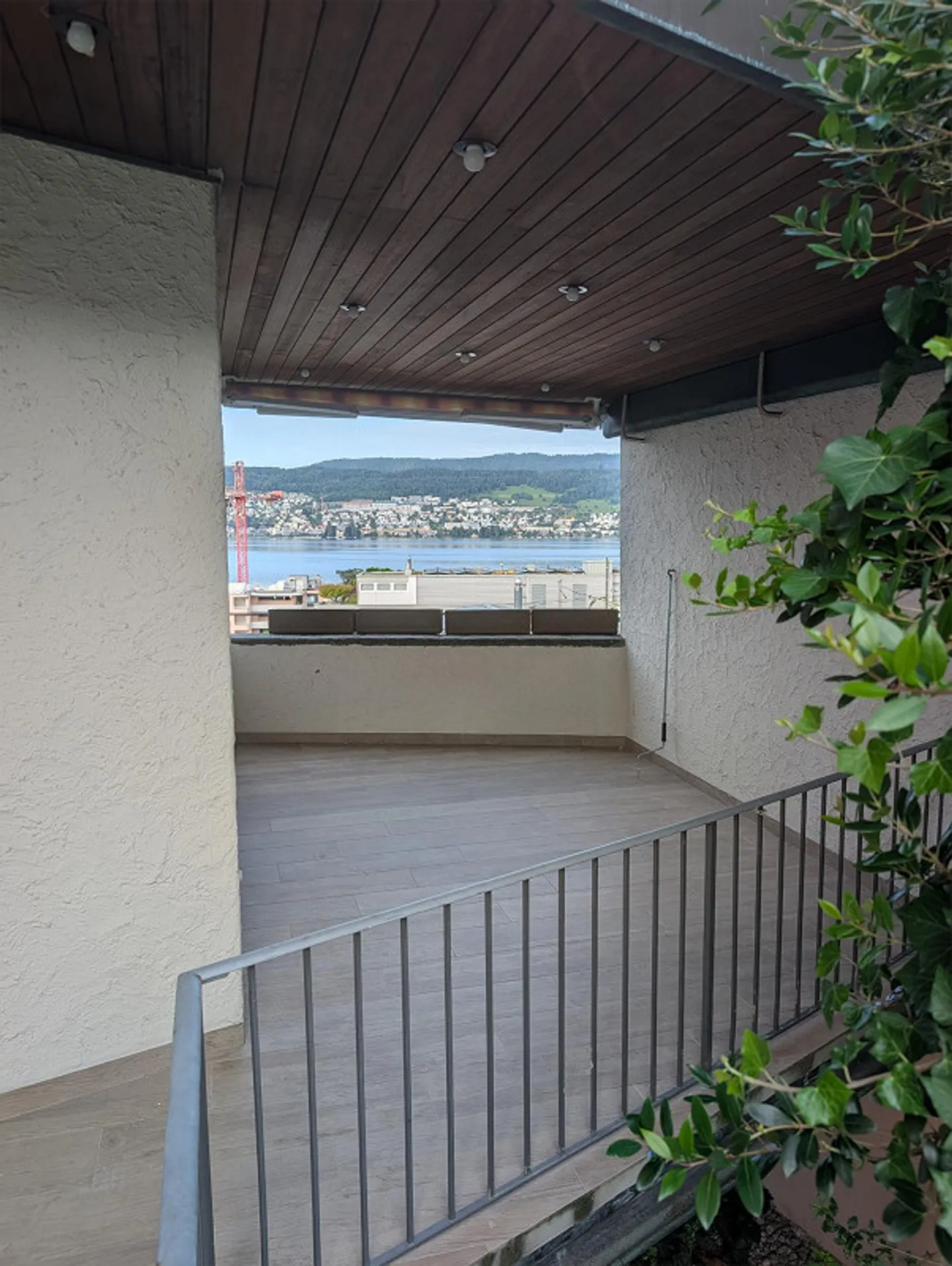 Maison individuelle de 8 1/2 pièces avec vue imprenable sur le lac et la montagne - Photo 8 sur 27