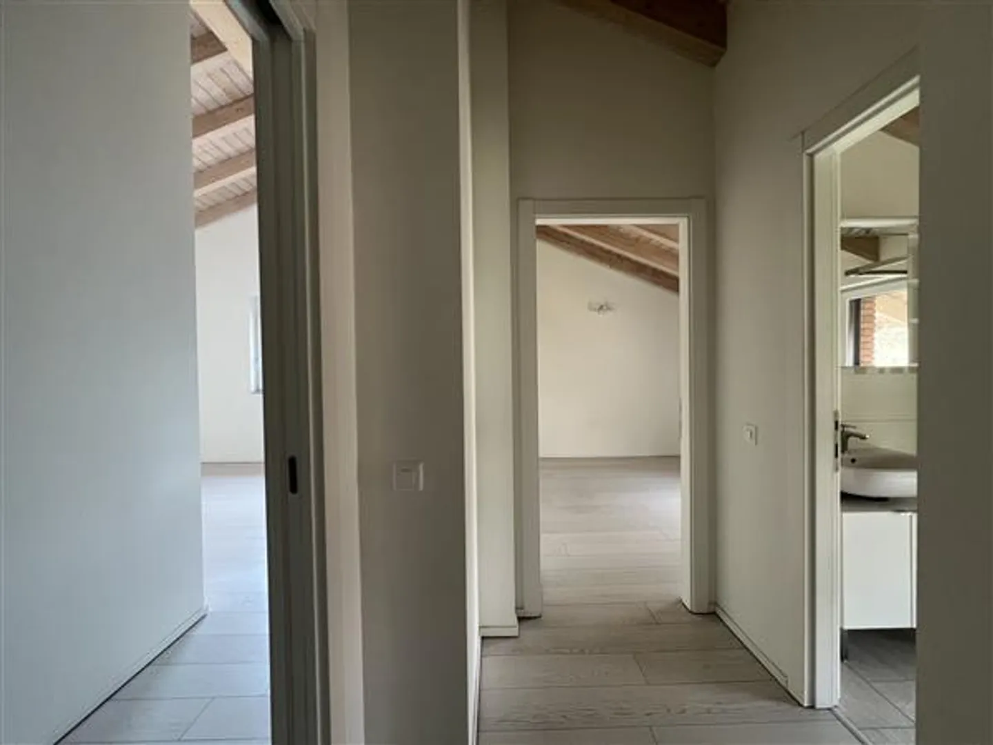 Helle 3.5-Zimmer-Wohnung in Cadro - Foto 8 von 10