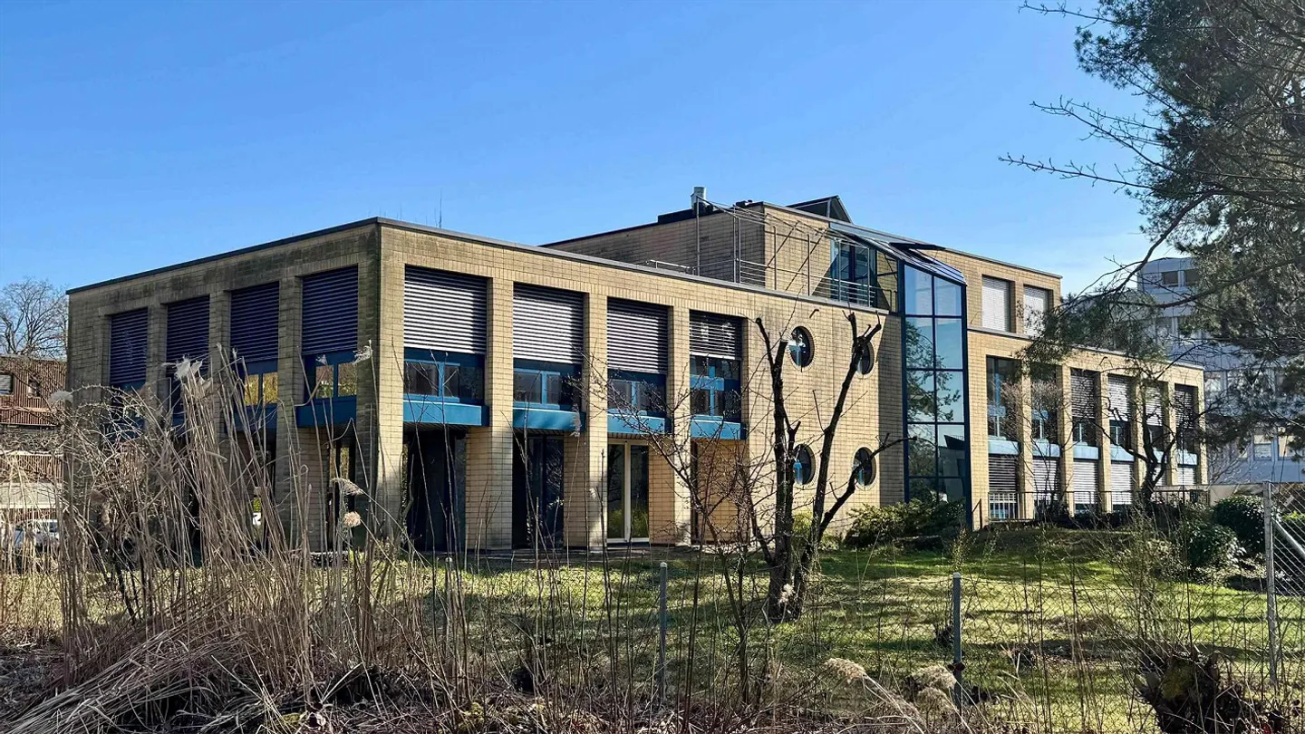 Propriété commerciale attrayante dans le meilleur emplacement de l'agglomération bernoise - Photo 2 sur 13