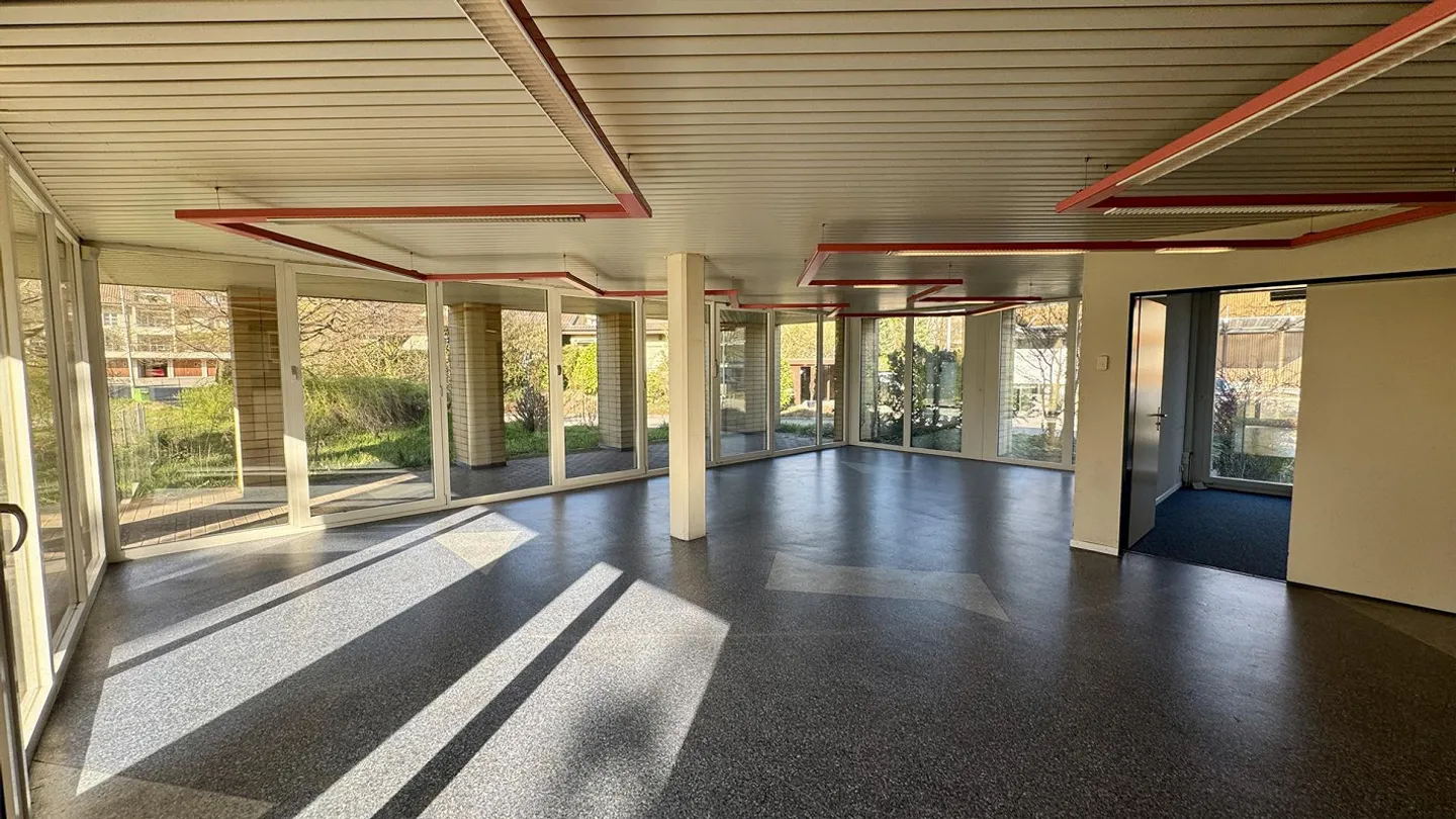Propriété commerciale attrayante dans le meilleur emplacement de l'agglomération bernoise - Photo 5 sur 13