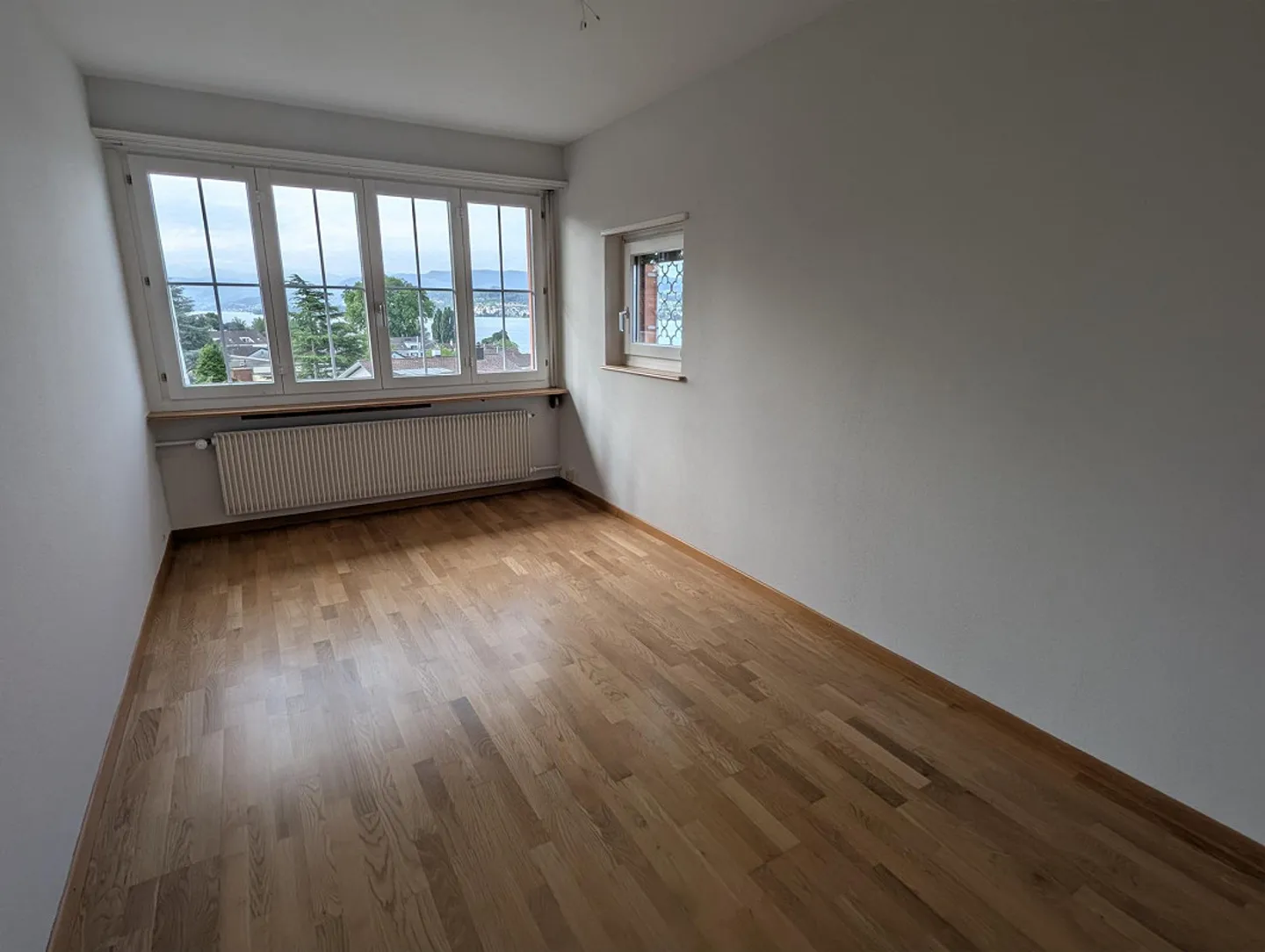 Maison individuelle de 8 1/2 pièces avec vue imprenable sur le lac et la montagne - Photo 20 sur 27
