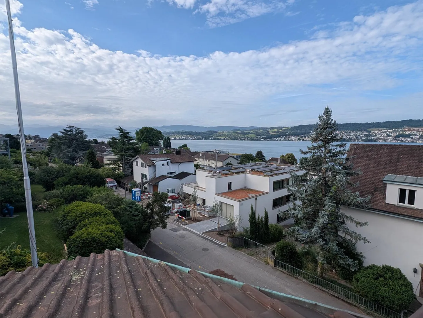 Maison individuelle de 8 1/2 pièces avec vue imprenable sur le lac et la montagne - Photo 22 sur 27
