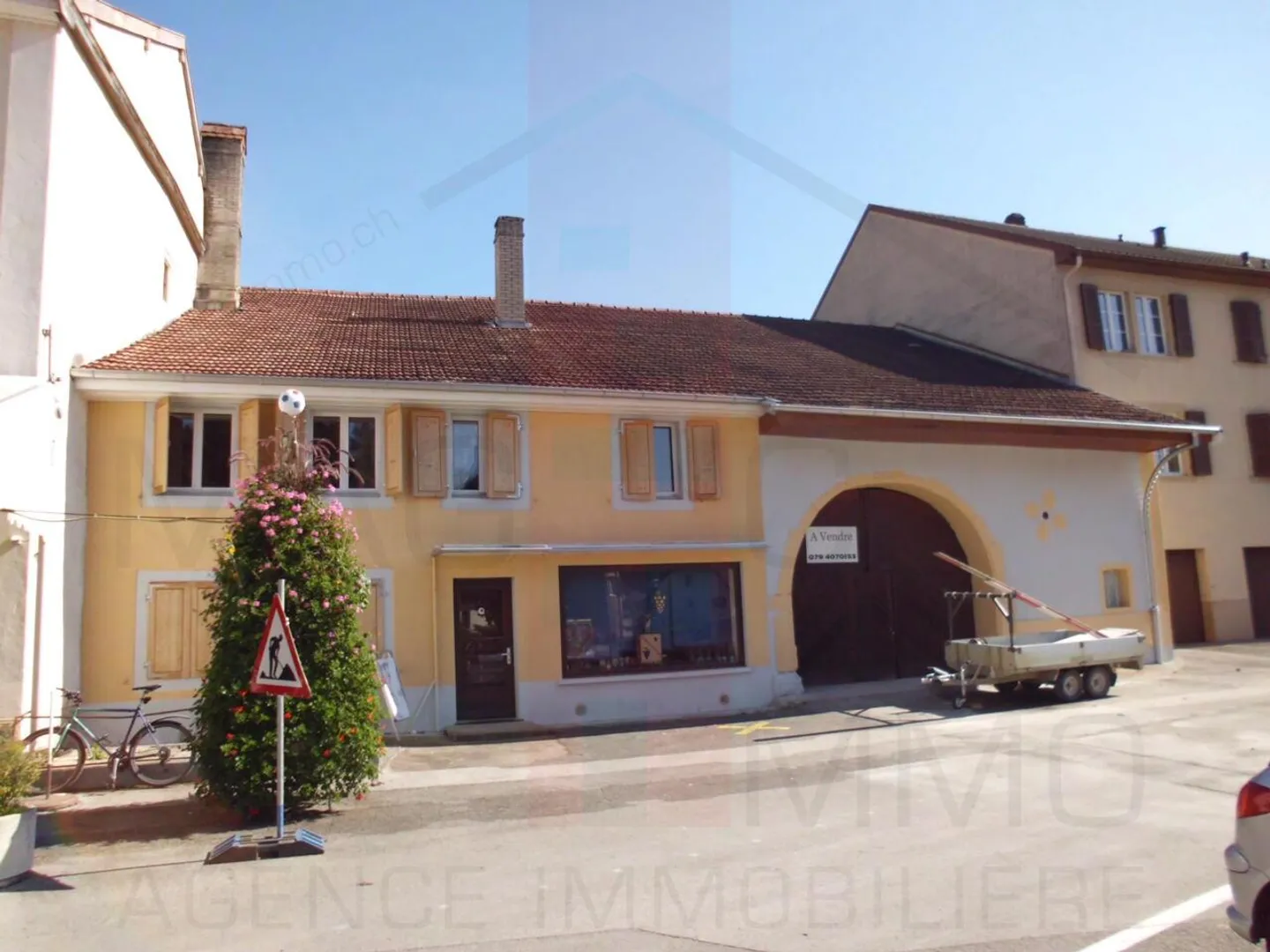 Gebäude im Dorf Fontenais - Foto 1 von 11