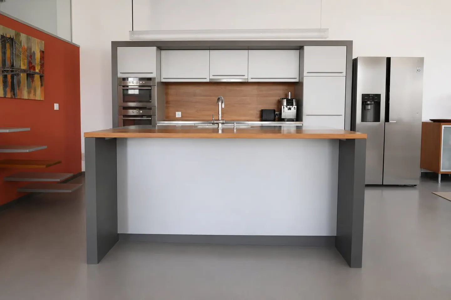 Wohnen mit Einfamilienhaus-Charakter – historische Elemente treffen auf modernes Design - Photo 3 of 13